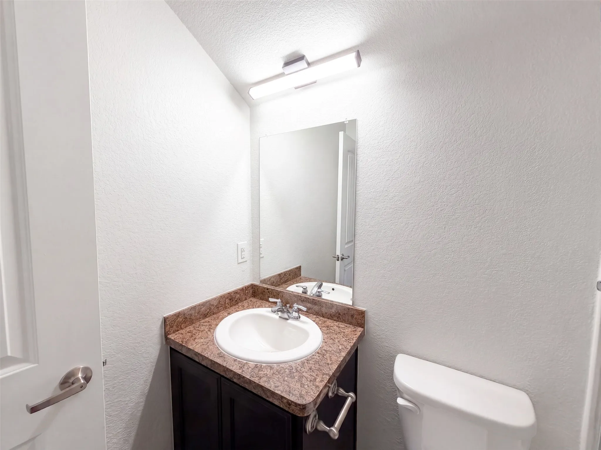 Single Family Residence For Sale in Parker County , 625 River Rock Drive, Azle, Texas 76020, 4 Bedroom, 4 Bathroom, 2 Garage spaces, 2,326 Sqft, built in 2016, mls#21377359, Real Estate Agent in Azle, Homes For Sale in Parker county, Homes For Sale in Azle, Realtor in Azle Texas, Real Estate Brokerage Independent Realty Texas, Luminita Cordes Realtor