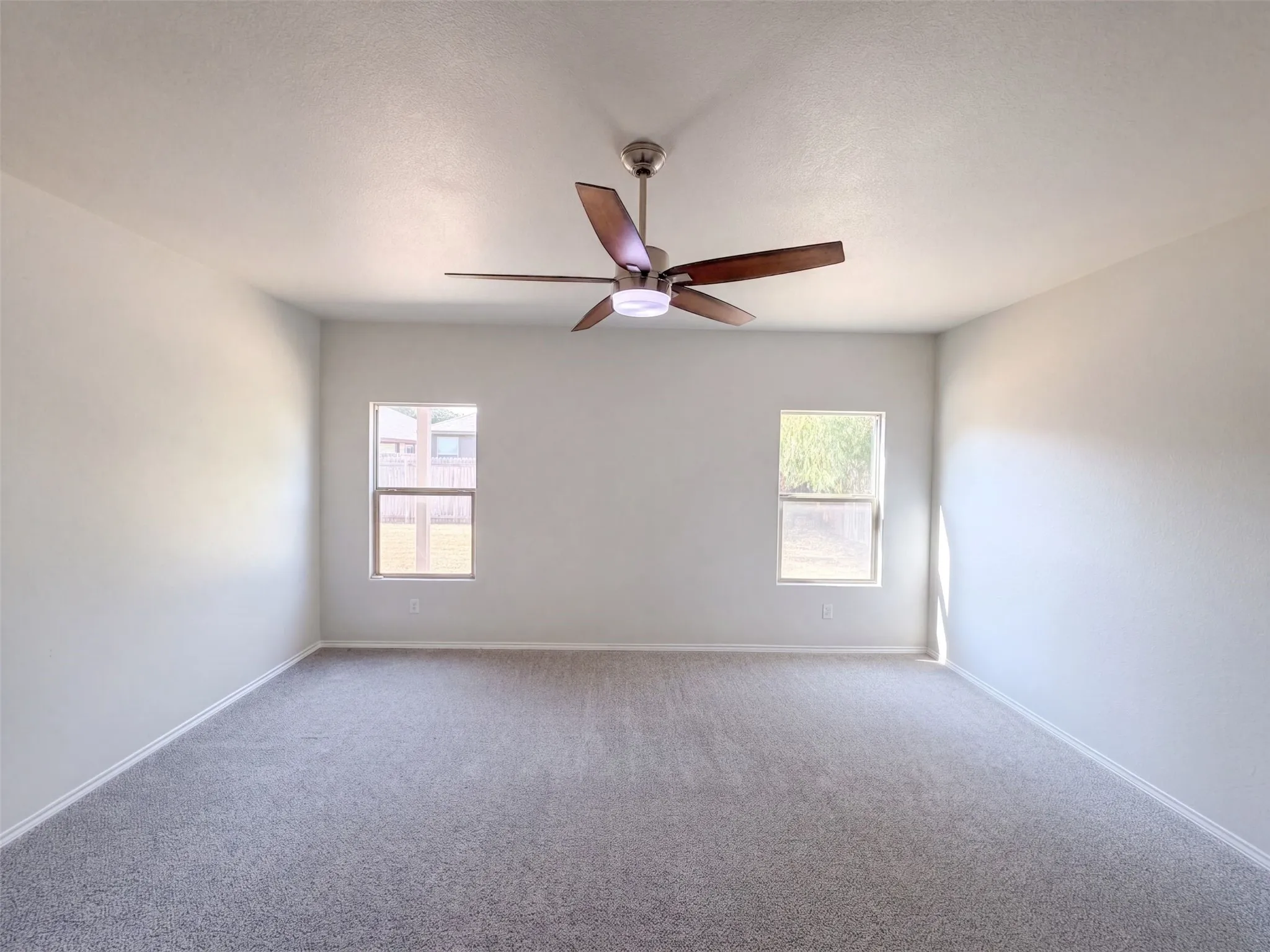 Single Family Residence For Sale in Parker County , 625 River Rock Drive, Azle, Texas 76020, 4 Bedroom, 4 Bathroom, 2 Garage spaces, 2,326 Sqft, built in 2016, mls#21377359, Real Estate Agent in Azle, Homes For Sale in Parker county, Homes For Sale in Azle, Realtor in Azle Texas, Real Estate Brokerage Independent Realty Texas, Luminita Cordes Realtor