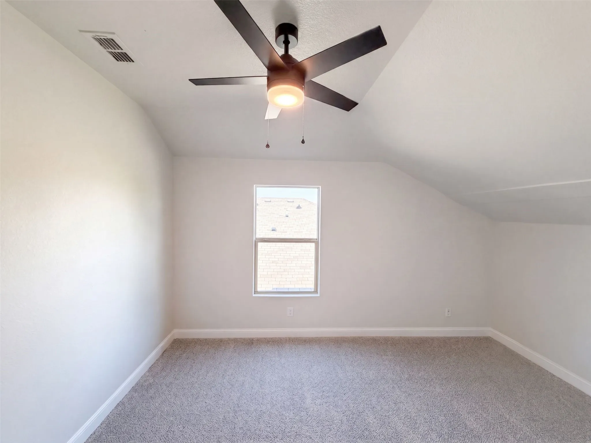 Single Family Residence For Sale in Parker County , 625 River Rock Drive, Azle, Texas 76020, 4 Bedroom, 4 Bathroom, 2 Garage spaces, 2,326 Sqft, built in 2016, mls#21377359, Real Estate Agent in Azle, Homes For Sale in Parker county, Homes For Sale in Azle, Realtor in Azle Texas, Real Estate Brokerage Independent Realty Texas, Luminita Cordes Realtor