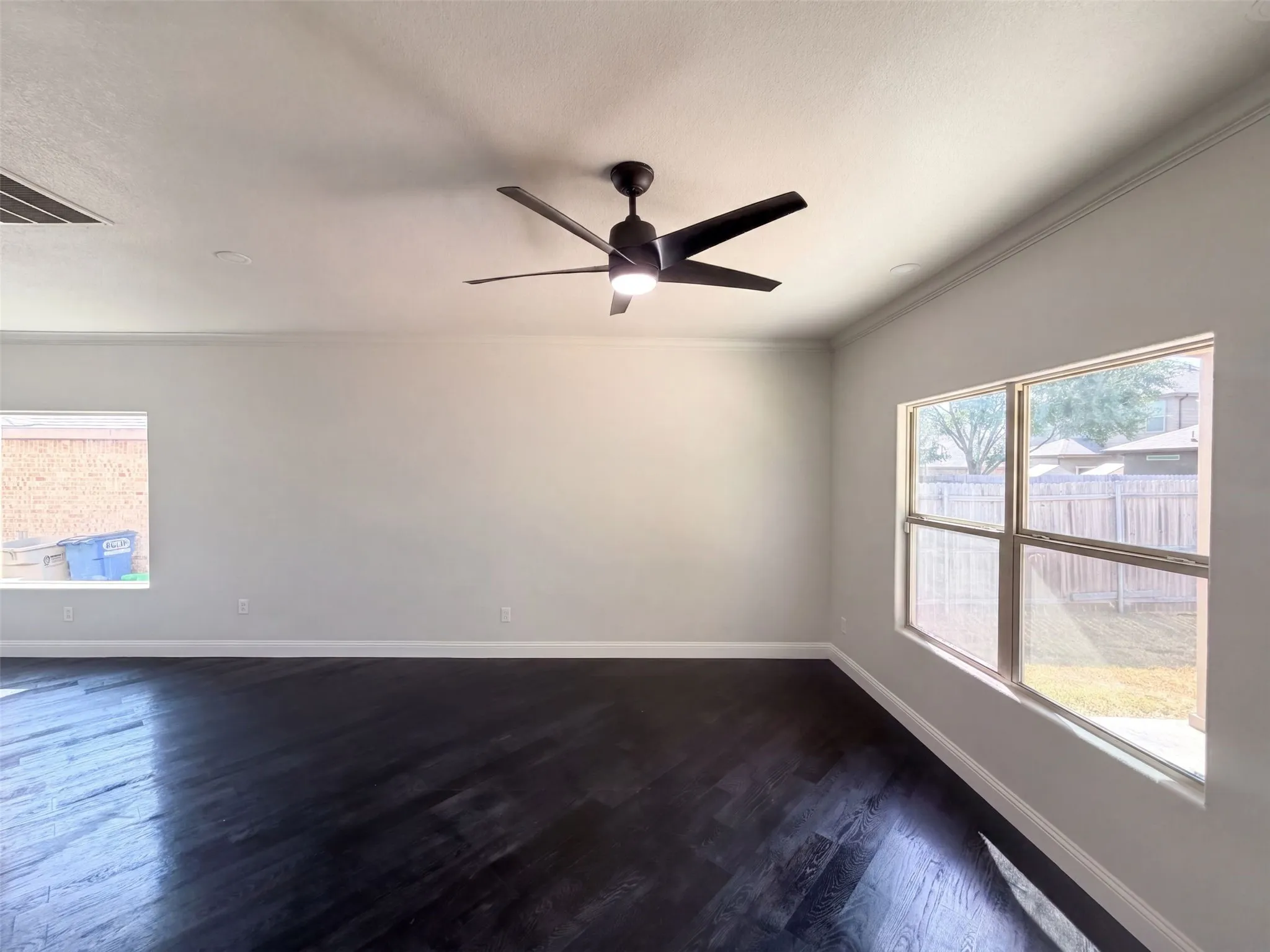 Single Family Residence For Sale in Parker County , 625 River Rock Drive, Azle, Texas 76020, 4 Bedroom, 4 Bathroom, 2 Garage spaces, 2,326 Sqft, built in 2016, mls#21377359, Real Estate Agent in Azle, Homes For Sale in Parker county, Homes For Sale in Azle, Realtor in Azle Texas, Real Estate Brokerage Independent Realty Texas, Luminita Cordes Realtor