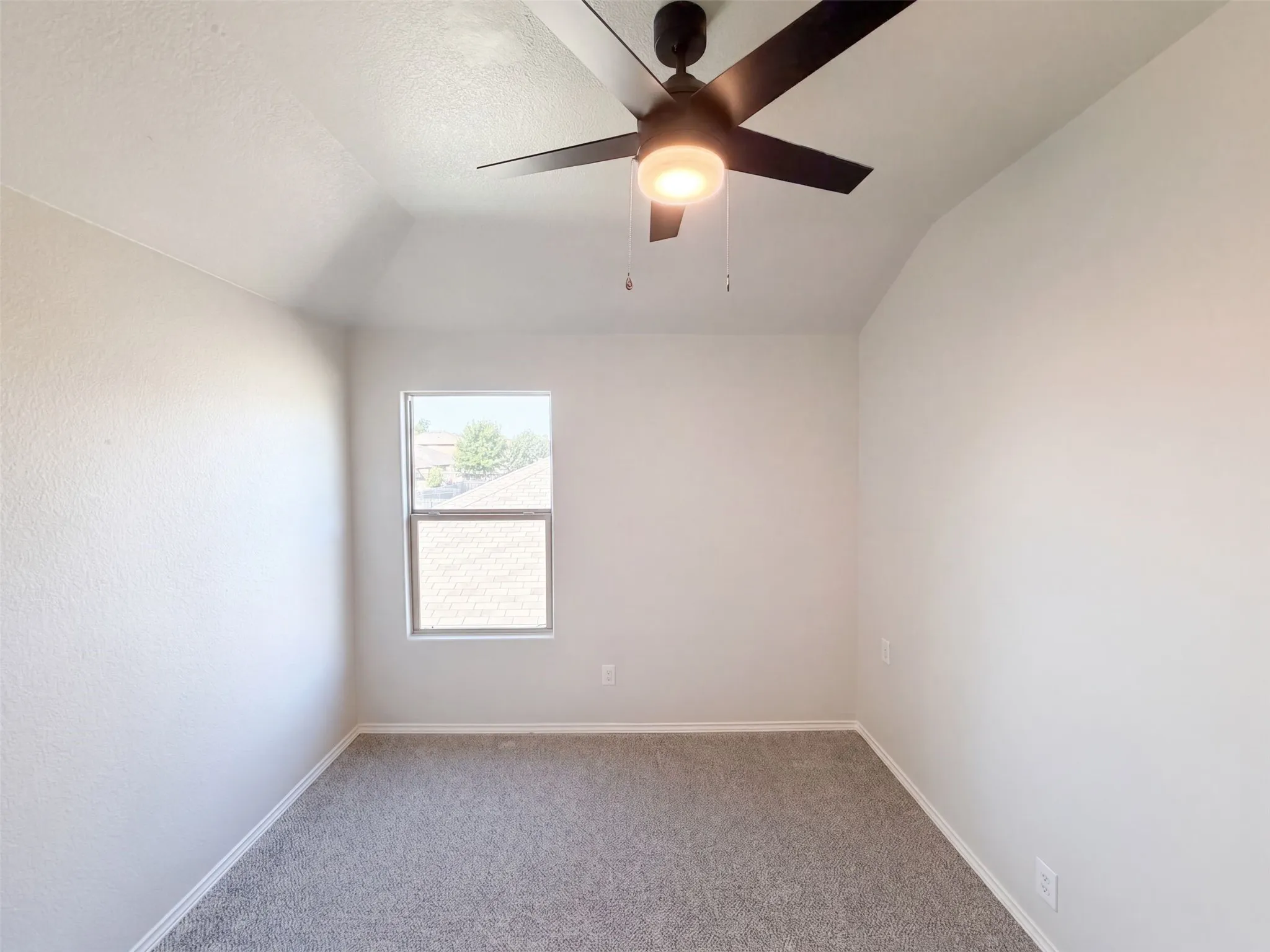 Single Family Residence For Sale in Parker County , 625 River Rock Drive, Azle, Texas 76020, 4 Bedroom, 4 Bathroom, 2 Garage spaces, 2,326 Sqft, built in 2016, mls#21377359, Real Estate Agent in Azle, Homes For Sale in Parker county, Homes For Sale in Azle, Realtor in Azle Texas, Real Estate Brokerage Independent Realty Texas, Luminita Cordes Realtor