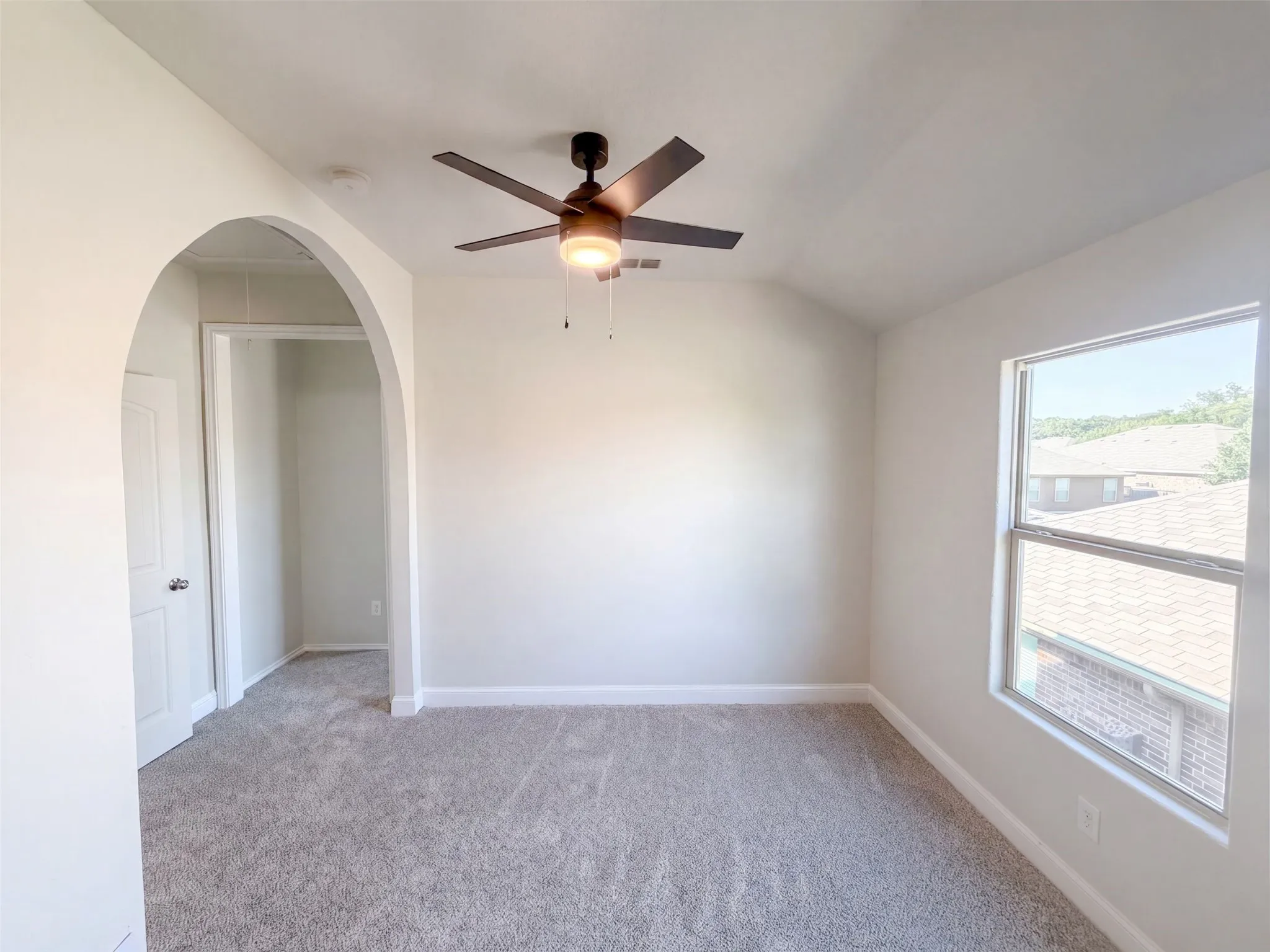 Single Family Residence For Sale in Parker County , 625 River Rock Drive, Azle, Texas 76020, 4 Bedroom, 4 Bathroom, 2 Garage spaces, 2,326 Sqft, built in 2016, mls#21377359, Real Estate Agent in Azle, Homes For Sale in Parker county, Homes For Sale in Azle, Realtor in Azle Texas, Real Estate Brokerage Independent Realty Texas, Luminita Cordes Realtor