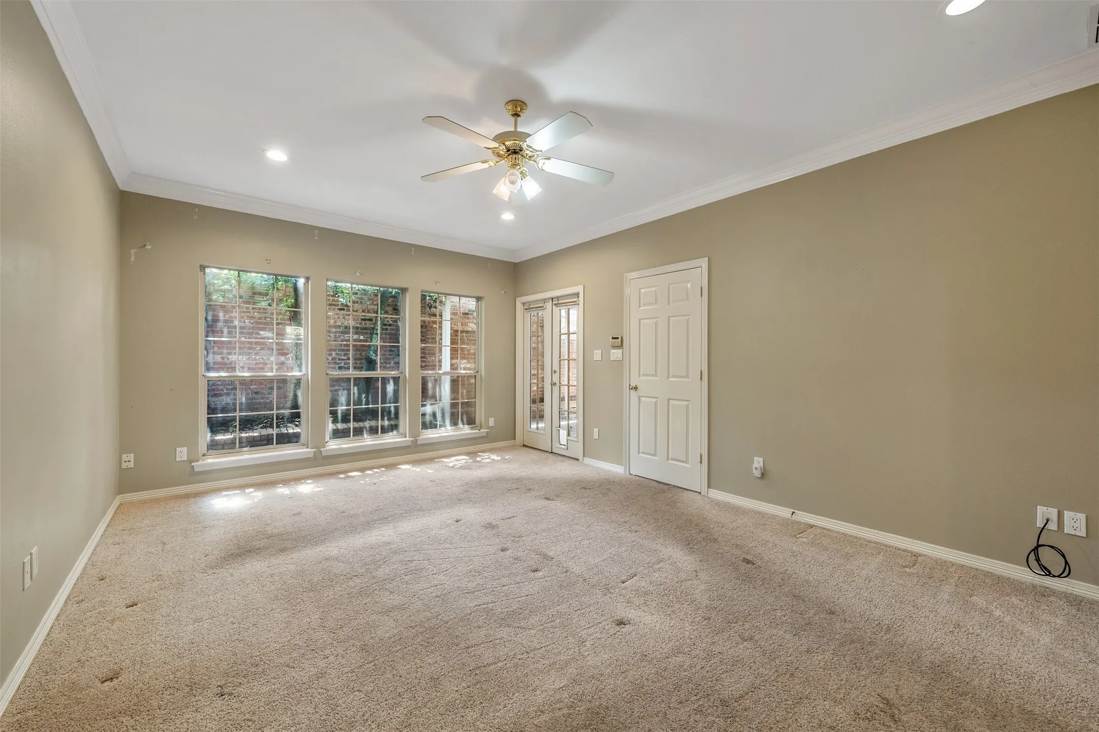 Single Family Residence For Sale in Smith County , 602 Paloma, Tyler, Texas 75703, 3 Bedroom, 2 Bathroom, 2 Garage spaces, 2,086 Sqft, built in 1995, mls#21380695, Real Estate Agent in Tyler, Homes For Sale in Smith county, Homes For Sale in Tyler, Realtor in Tyler Texas, Real Estate Brokerage Independent Realty Texas, Luminita Cordes Realtor