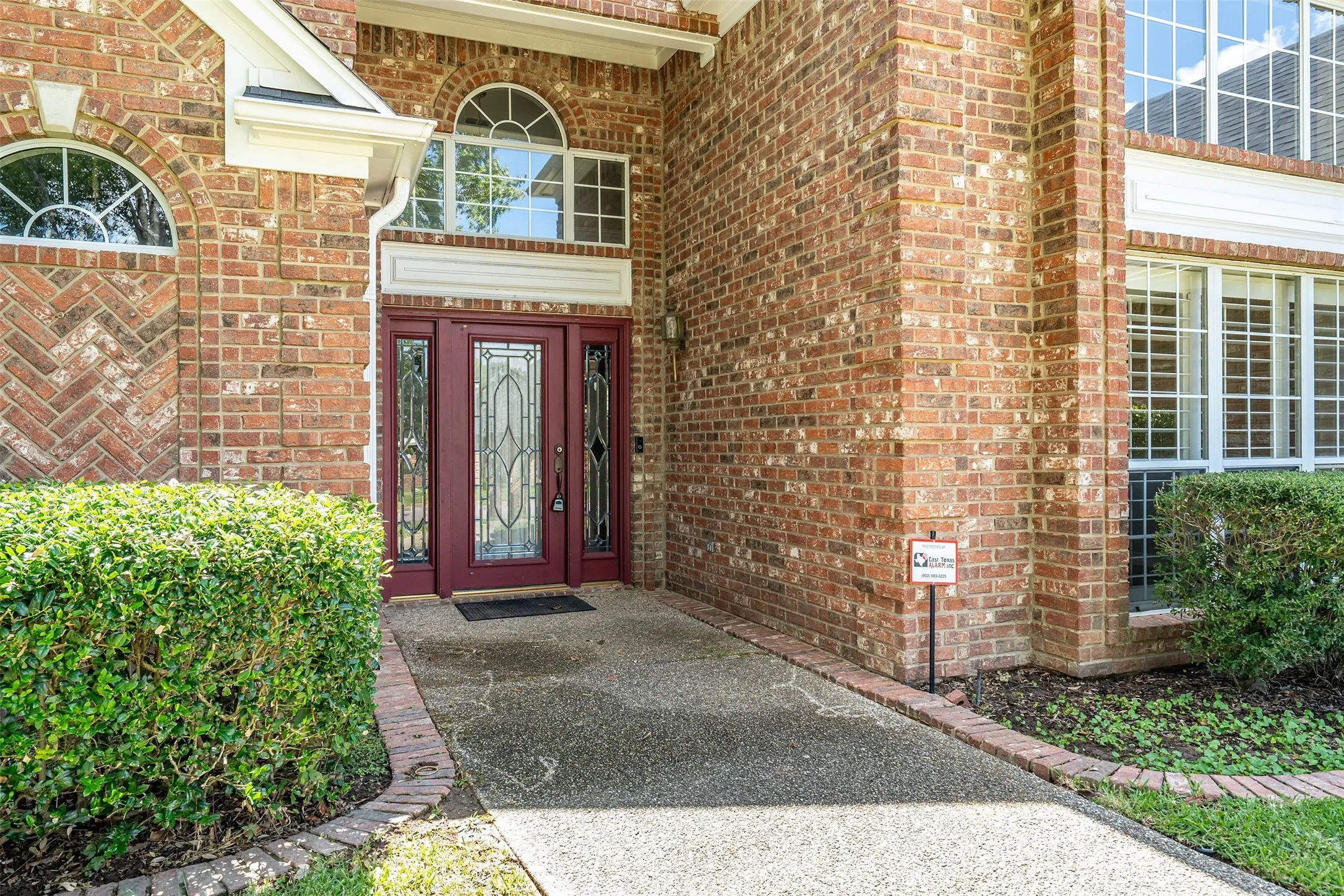 Single Family Residence For Sale in Smith County , 602 Paloma, Tyler, Texas 75703, 3 Bedroom, 2 Bathroom, 2 Garage spaces, 2,086 Sqft, built in 1995, mls#21380695, Real Estate Agent in Tyler, Homes For Sale in Smith county, Homes For Sale in Tyler, Realtor in Tyler Texas, Real Estate Brokerage Independent Realty Texas, Luminita Cordes Realtor