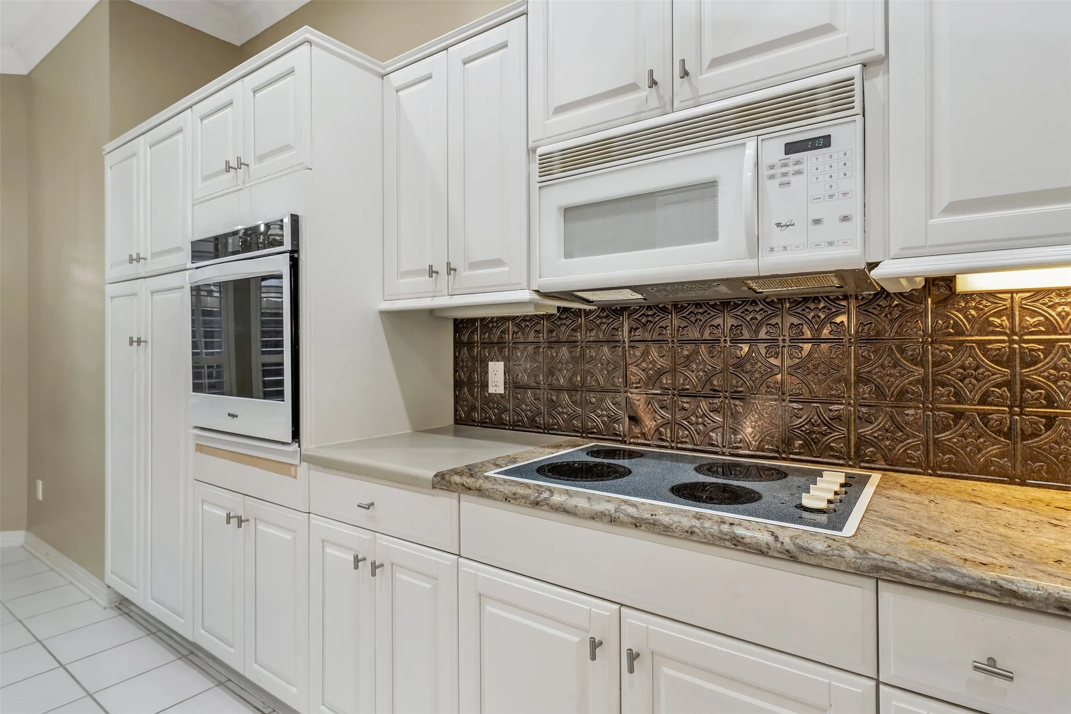 Single Family Residence For Sale in Smith County , 602 Paloma, Tyler, Texas 75703, 3 Bedroom, 2 Bathroom, 2 Garage spaces, 2,086 Sqft, built in 1995, mls#21380695, Real Estate Agent in Tyler, Homes For Sale in Smith county, Homes For Sale in Tyler, Realtor in Tyler Texas, Real Estate Brokerage Independent Realty Texas, Luminita Cordes Realtor