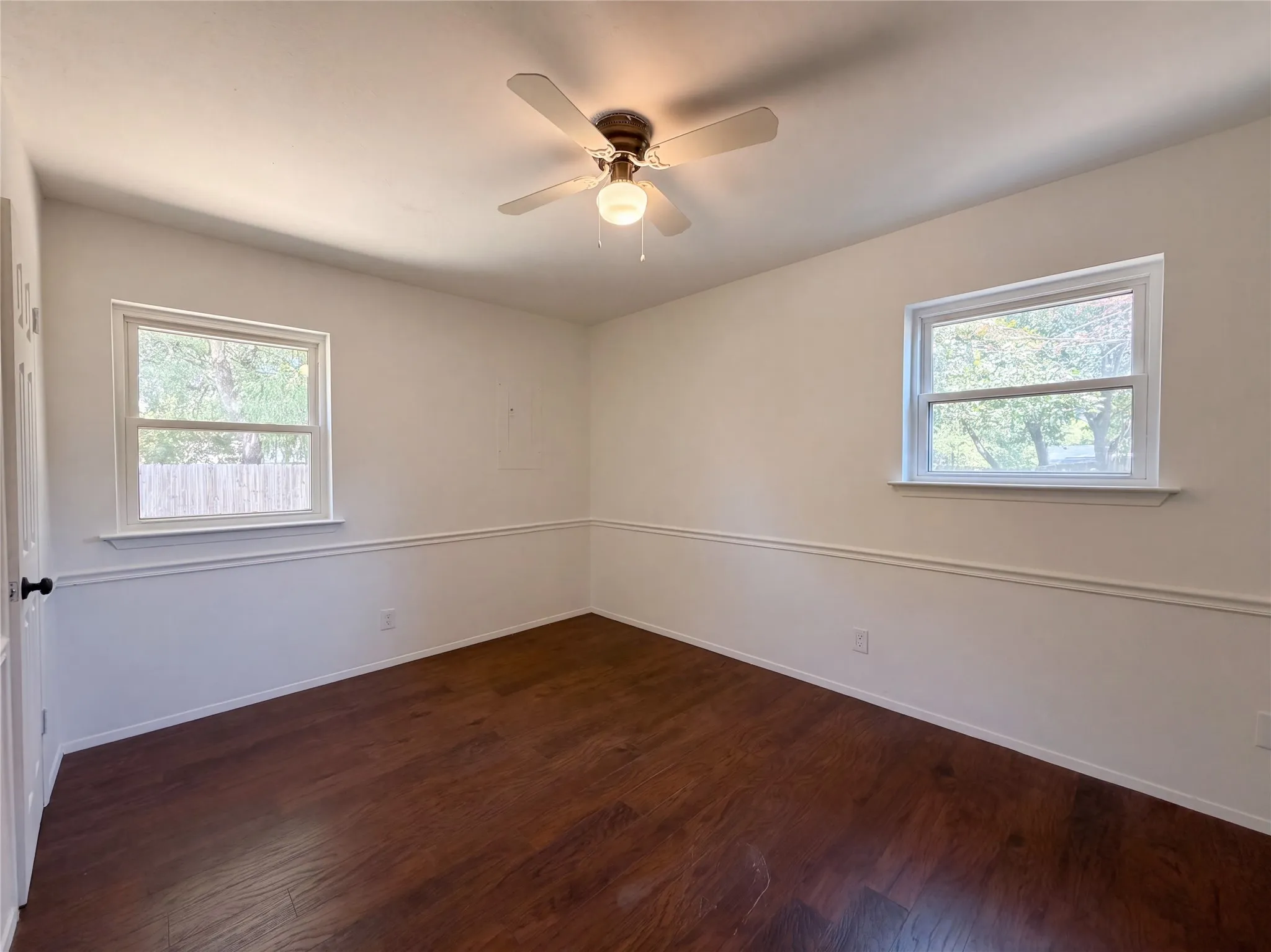 Single Family Residence For Sale in Tarrant County , 604 Todd Court, Burleson, Texas 76028, 3 Bedroom, 2 Bathroom, 2 Garage spaces, 1,536 Sqft, built in 1970, mls#21376803, Real Estate Agent in Burleson, Homes For Sale in Tarrant county, Homes For Sale in Burleson, Realtor in Burleson Texas, Real Estate Brokerage Independent Realty Texas, Luminita Cordes Realtor