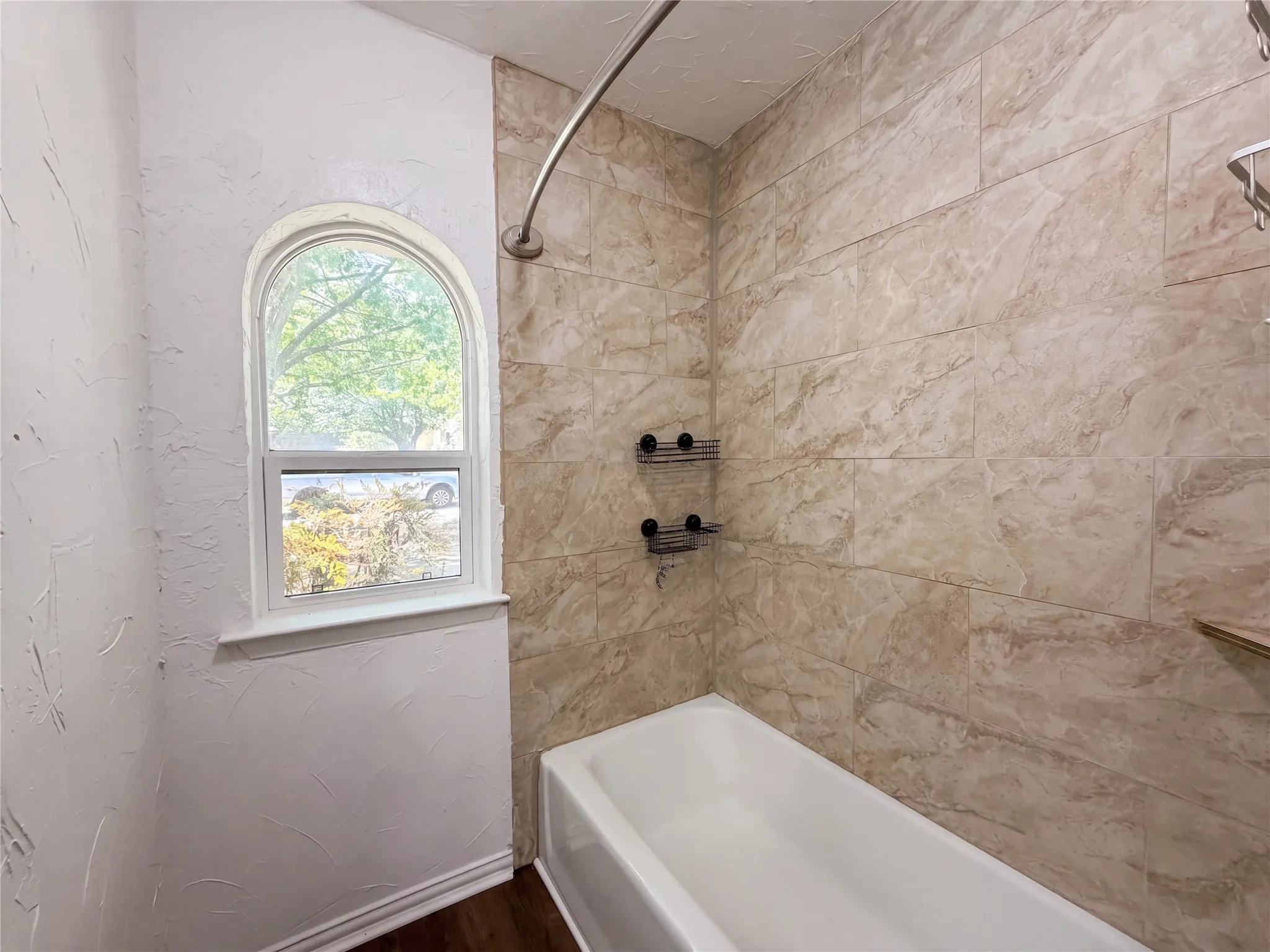 Single Family Residence For Sale in Tarrant County , 604 Todd Court, Burleson, Texas 76028, 3 Bedroom, 2 Bathroom, 2 Garage spaces, 1,536 Sqft, built in 1970, mls#21376803, Real Estate Agent in Burleson, Homes For Sale in Tarrant county, Homes For Sale in Burleson, Realtor in Burleson Texas, Real Estate Brokerage Independent Realty Texas, Luminita Cordes Realtor