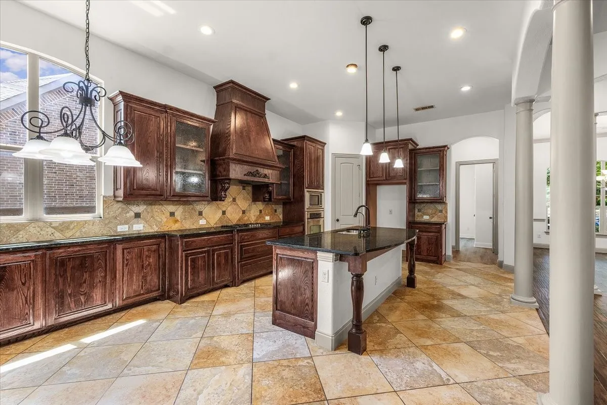 Single Family Residence For Rent in Dallas County , 116 San Bernard Drive, Irving, Texas 75039, 6 Bedroom, 6 Bathroom, 3 Garage spaces, 5,013 Sqft, built in 2010, mls#21380709, Real Estate Agent in Irving, Homes For Rent in Dallas county, Homes For Rent in Irving, Realtor in Irving Texas, Real Estate Brokerage Independent Realty Texas, Luminita Cordes Realtor