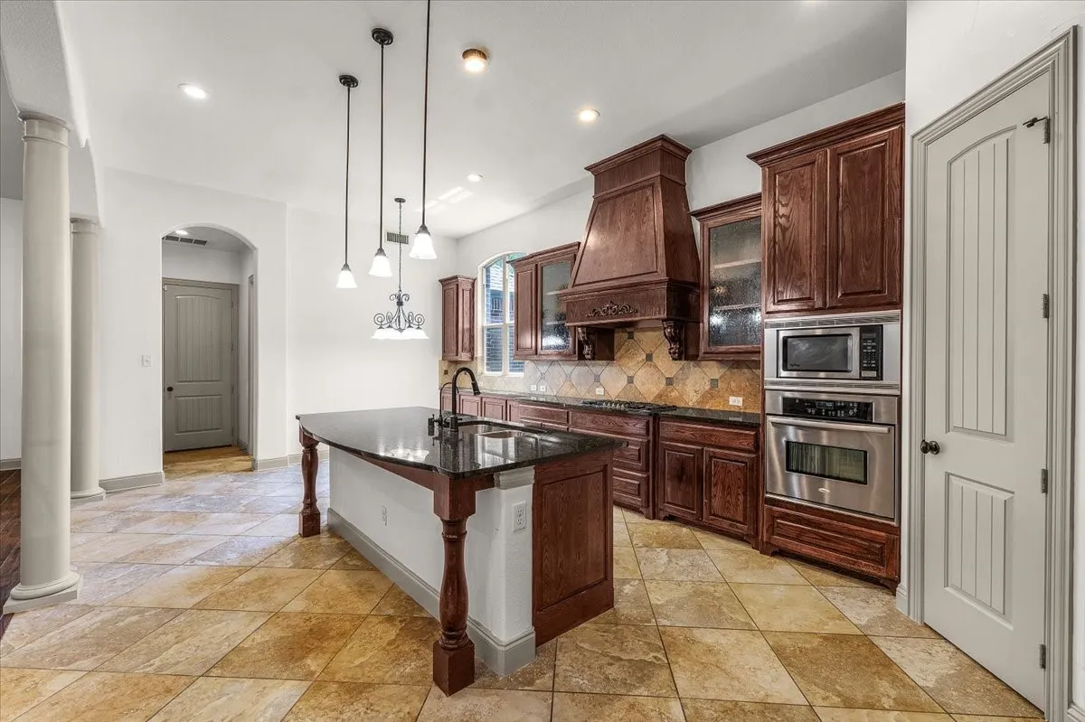 Single Family Residence For Rent in Dallas County , 116 San Bernard Drive, Irving, Texas 75039, 6 Bedroom, 6 Bathroom, 3 Garage spaces, 5,013 Sqft, built in 2010, mls#21380709, Real Estate Agent in Irving, Homes For Rent in Dallas county, Homes For Rent in Irving, Realtor in Irving Texas, Real Estate Brokerage Independent Realty Texas, Luminita Cordes Realtor