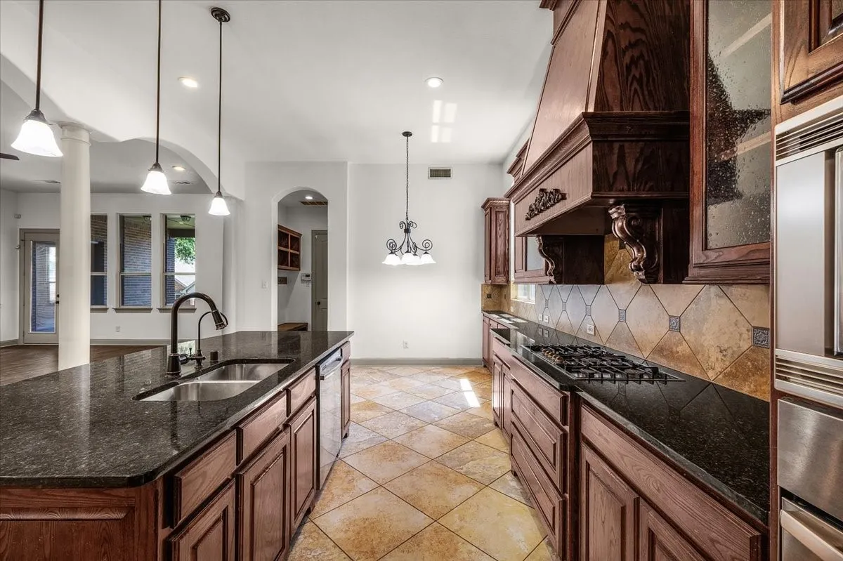 Single Family Residence For Rent in Dallas County , 116 San Bernard Drive, Irving, Texas 75039, 6 Bedroom, 6 Bathroom, 3 Garage spaces, 5,013 Sqft, built in 2010, mls#21380709, Real Estate Agent in Irving, Homes For Rent in Dallas county, Homes For Rent in Irving, Realtor in Irving Texas, Real Estate Brokerage Independent Realty Texas, Luminita Cordes Realtor