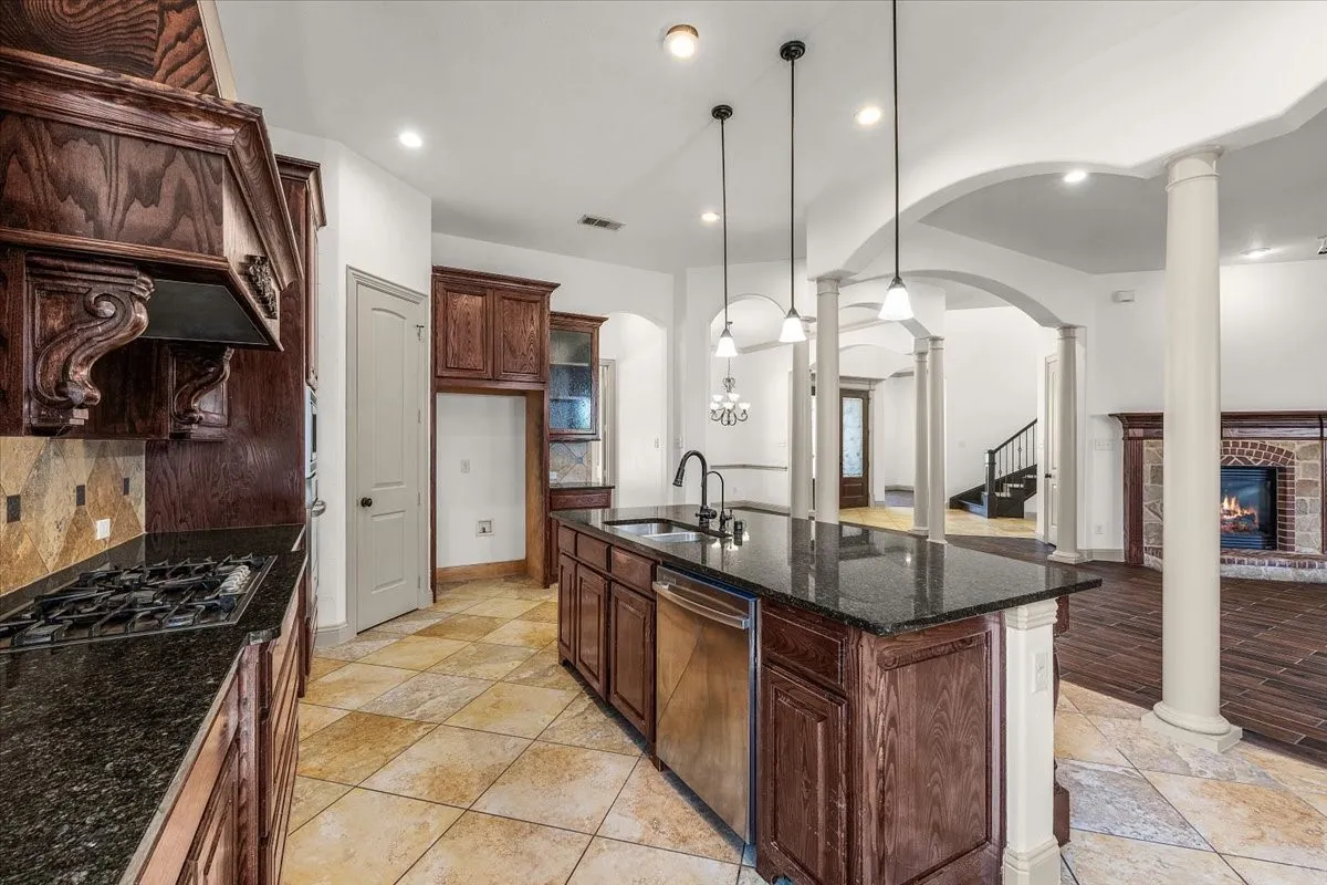 Single Family Residence For Rent in Dallas County , 116 San Bernard Drive, Irving, Texas 75039, 6 Bedroom, 6 Bathroom, 3 Garage spaces, 5,013 Sqft, built in 2010, mls#21380709, Real Estate Agent in Irving, Homes For Rent in Dallas county, Homes For Rent in Irving, Realtor in Irving Texas, Real Estate Brokerage Independent Realty Texas, Luminita Cordes Realtor