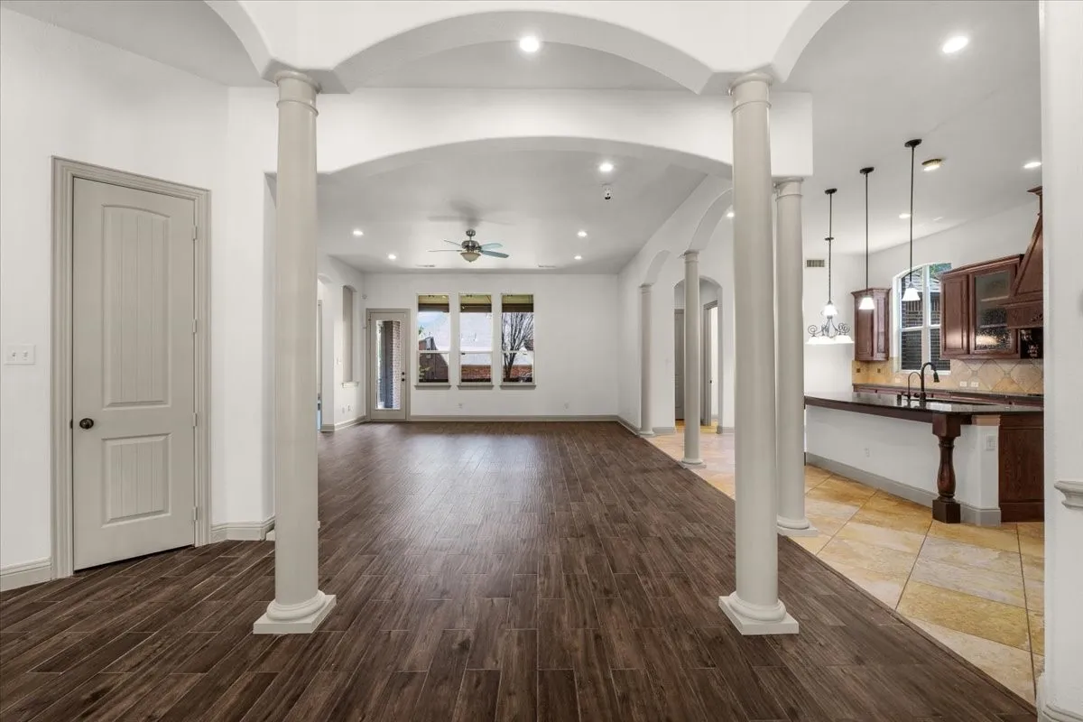Single Family Residence For Rent in Dallas County , 116 San Bernard Drive, Irving, Texas 75039, 6 Bedroom, 6 Bathroom, 3 Garage spaces, 5,013 Sqft, built in 2010, mls#21380709, Real Estate Agent in Irving, Homes For Rent in Dallas county, Homes For Rent in Irving, Realtor in Irving Texas, Real Estate Brokerage Independent Realty Texas, Luminita Cordes Realtor