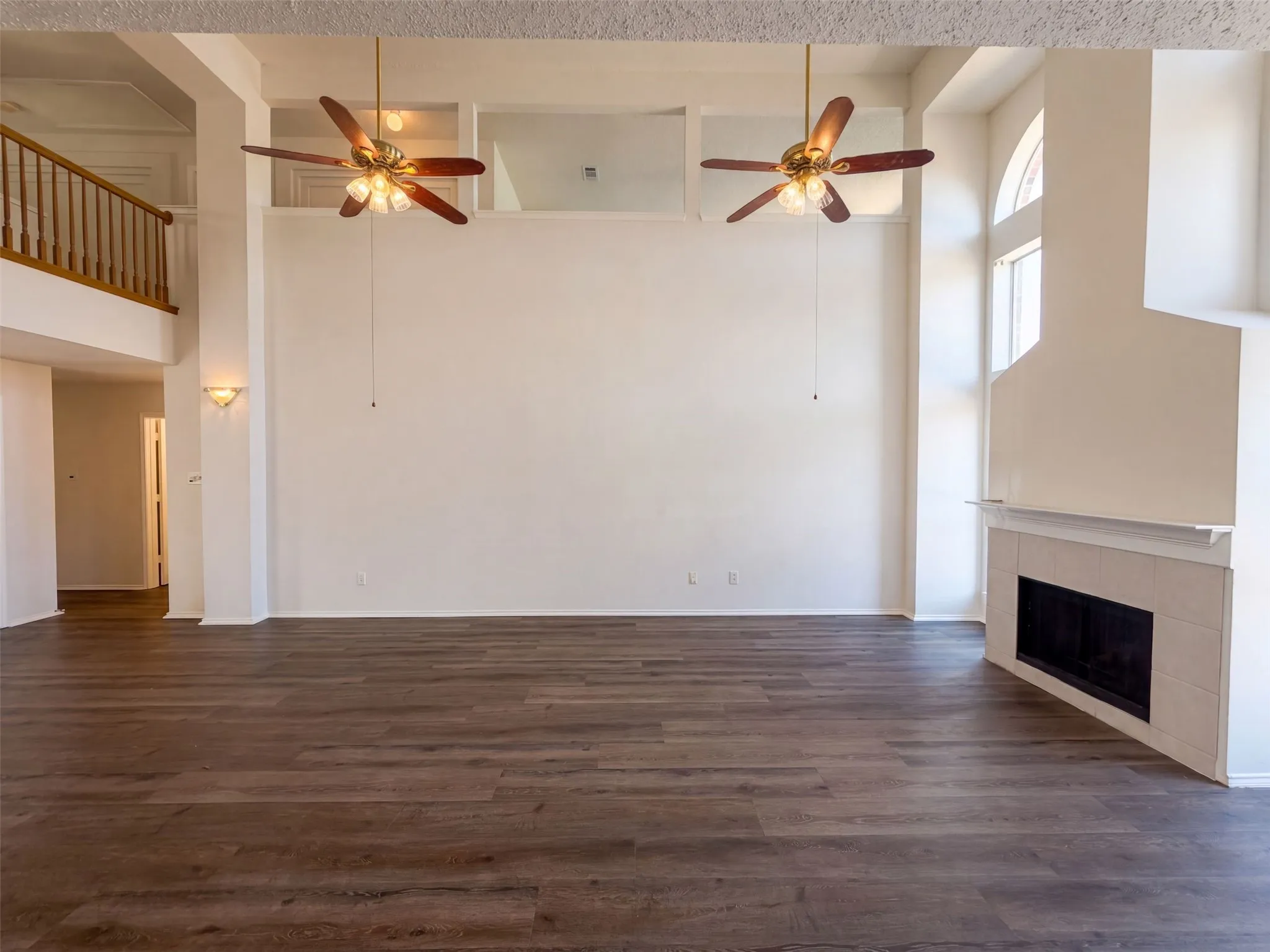 Single Family Residence For Sale in Dallas County , 213 Cozy Lane, Cedar Hill, Texas 75104, 6 Bedroom, 3 Bathroom, 2 Garage spaces, 3,962 Sqft, built in 2001, mls#21376373, Real Estate Agent in Cedar Hill, Homes For Sale in Dallas county, Homes For Sale in Cedar Hill, Realtor in Cedar Hill Texas, Real Estate Brokerage Independent Realty Texas, Luminita Cordes Realtor