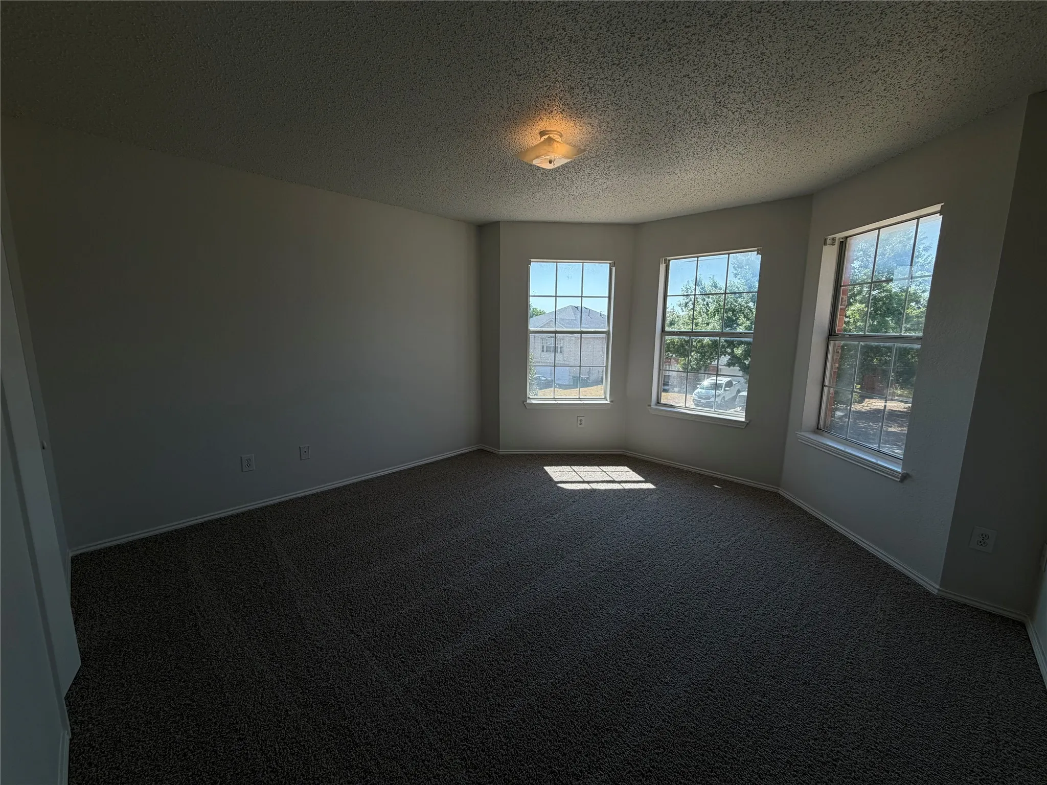 Single Family Residence For Sale in Dallas County , 213 Cozy Lane, Cedar Hill, Texas 75104, 6 Bedroom, 3 Bathroom, 2 Garage spaces, 3,962 Sqft, built in 2001, mls#21376373, Real Estate Agent in Cedar Hill, Homes For Sale in Dallas county, Homes For Sale in Cedar Hill, Realtor in Cedar Hill Texas, Real Estate Brokerage Independent Realty Texas, Luminita Cordes Realtor