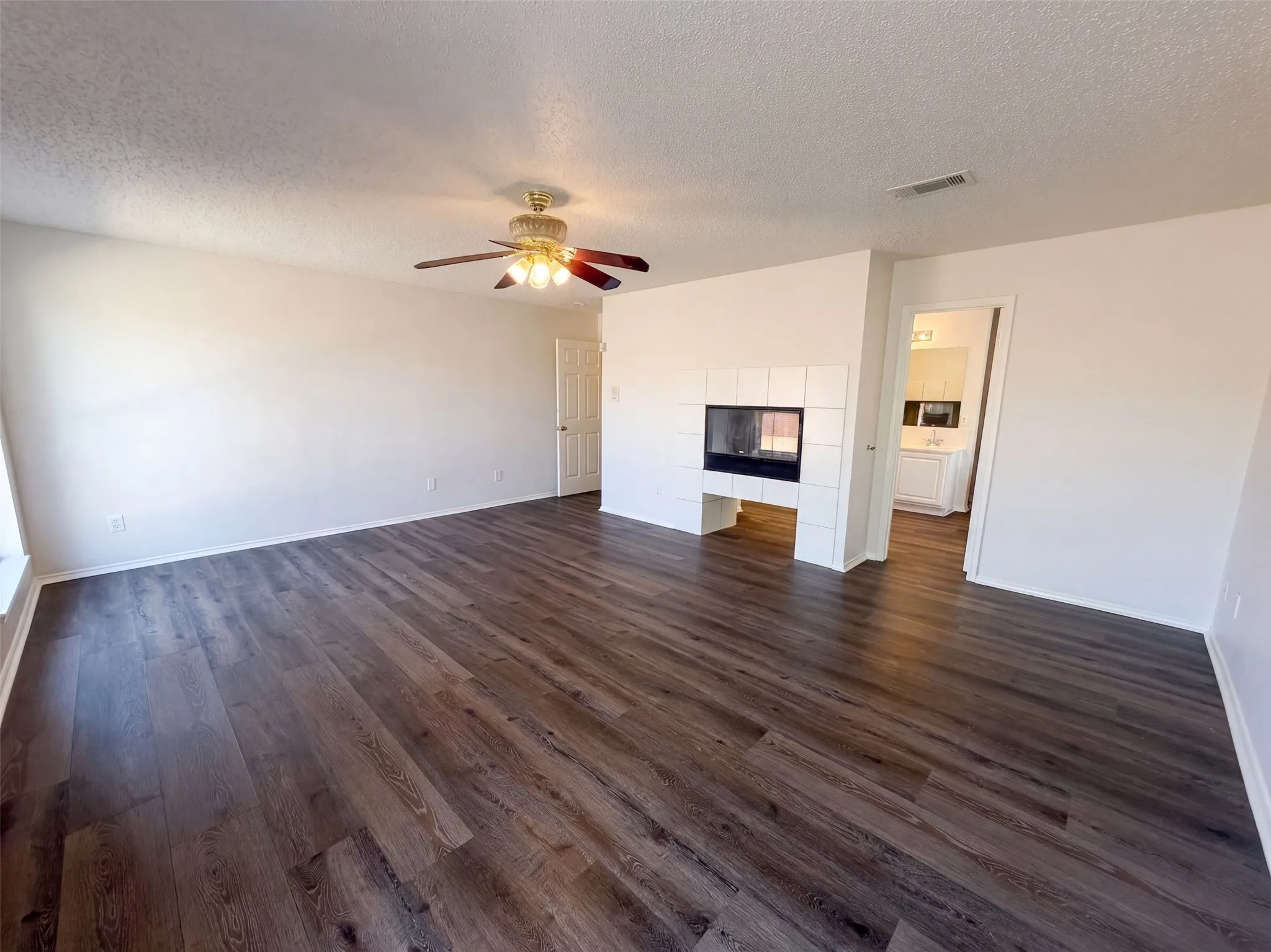 Single Family Residence For Sale in Dallas County , 213 Cozy Lane, Cedar Hill, Texas 75104, 6 Bedroom, 3 Bathroom, 2 Garage spaces, 3,962 Sqft, built in 2001, mls#21376373, Real Estate Agent in Cedar Hill, Homes For Sale in Dallas county, Homes For Sale in Cedar Hill, Realtor in Cedar Hill Texas, Real Estate Brokerage Independent Realty Texas, Luminita Cordes Realtor