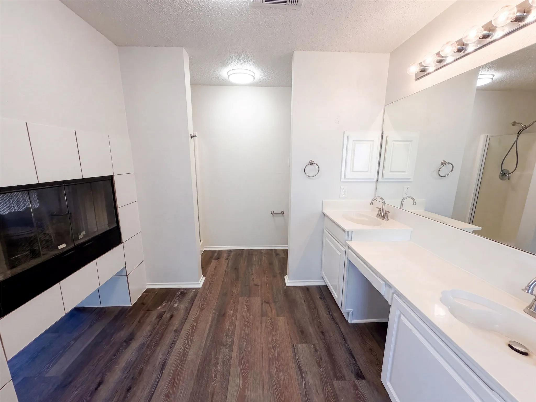 Single Family Residence For Sale in Dallas County , 213 Cozy Lane, Cedar Hill, Texas 75104, 6 Bedroom, 3 Bathroom, 2 Garage spaces, 3,962 Sqft, built in 2001, mls#21376373, Real Estate Agent in Cedar Hill, Homes For Sale in Dallas county, Homes For Sale in Cedar Hill, Realtor in Cedar Hill Texas, Real Estate Brokerage Independent Realty Texas, Luminita Cordes Realtor