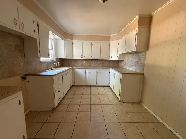 Single Family Residence For Rent in Taylor County , 751 Glendale Drive, Abilene, Texas 79603, 4 Bedroom, 2 Bathroom, Garage spaces, 1,592 Sqft, built in 1956, mls#21380712, Real Estate Agent in Abilene, Homes For Rent in Taylor county, Homes For Rent in Abilene, Realtor in Abilene Texas, Real Estate Brokerage Independent Realty Texas, Luminita Cordes Realtor
