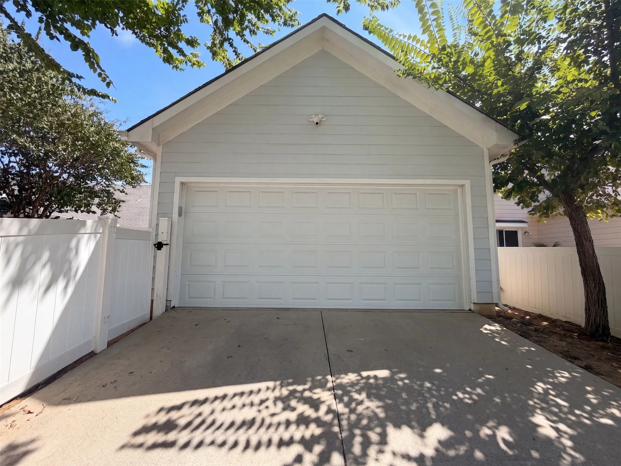 Single Family Residence For Sale in Denton County , 1905 Prospect Lane, Providence Village, Texas 76227, 3 Bedroom, 2 Bathroom, 2 Garage spaces, 1,418 Sqft, built in 2011, mls#21375624, Real Estate Agent in Providence Village, Homes For Sale in Denton county, Homes For Sale in Providence Village, Realtor in Providence Village Texas, Real Estate Brokerage Independent Realty Texas, Luminita Cordes Realtor