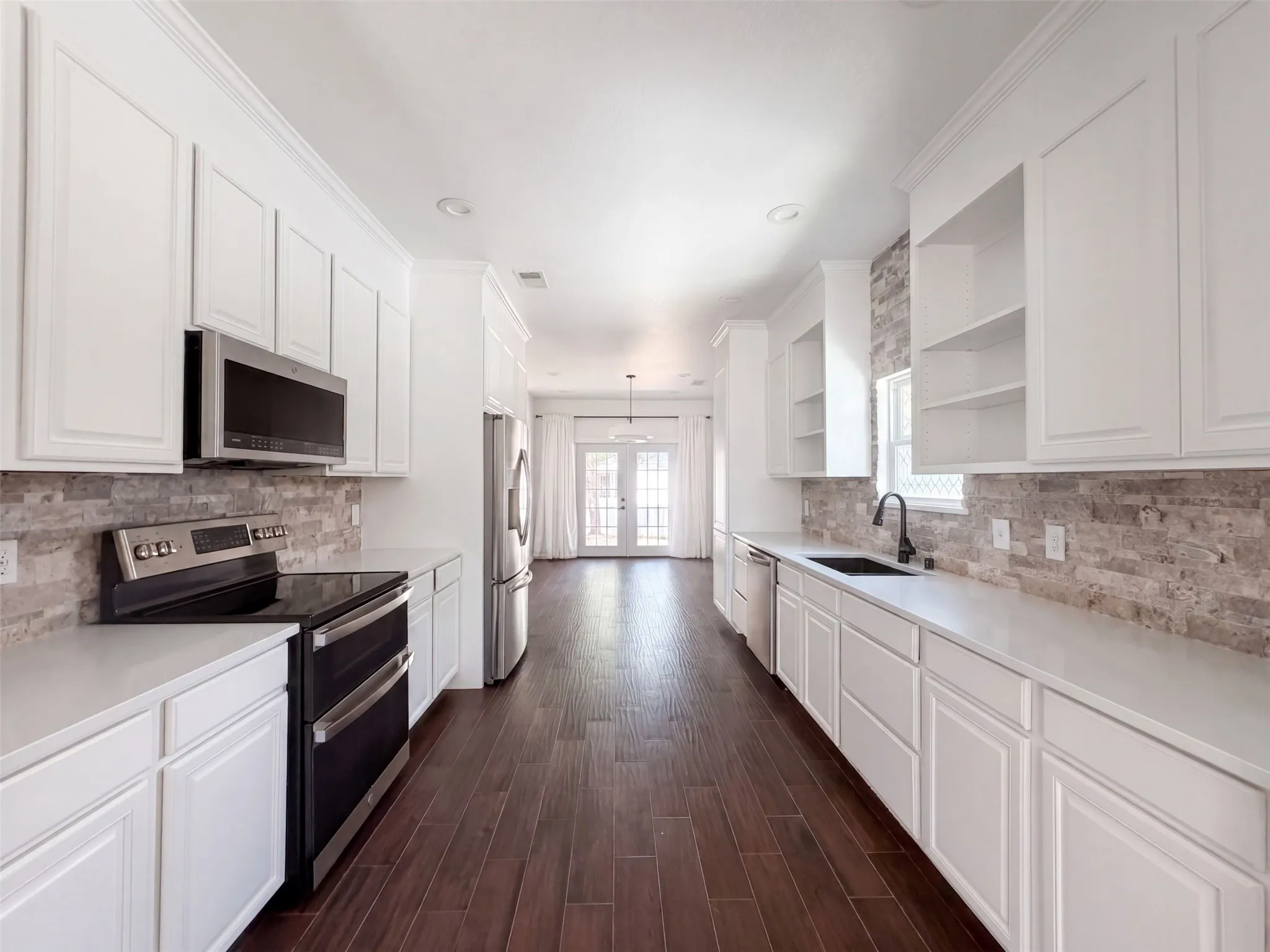 Single Family Residence For Sale in Denton County , 1905 Prospect Lane, Providence Village, Texas 76227, 3 Bedroom, 2 Bathroom, 2 Garage spaces, 1,418 Sqft, built in 2011, mls#21375624, Real Estate Agent in Providence Village, Homes For Sale in Denton county, Homes For Sale in Providence Village, Realtor in Providence Village Texas, Real Estate Brokerage Independent Realty Texas, Luminita Cordes Realtor