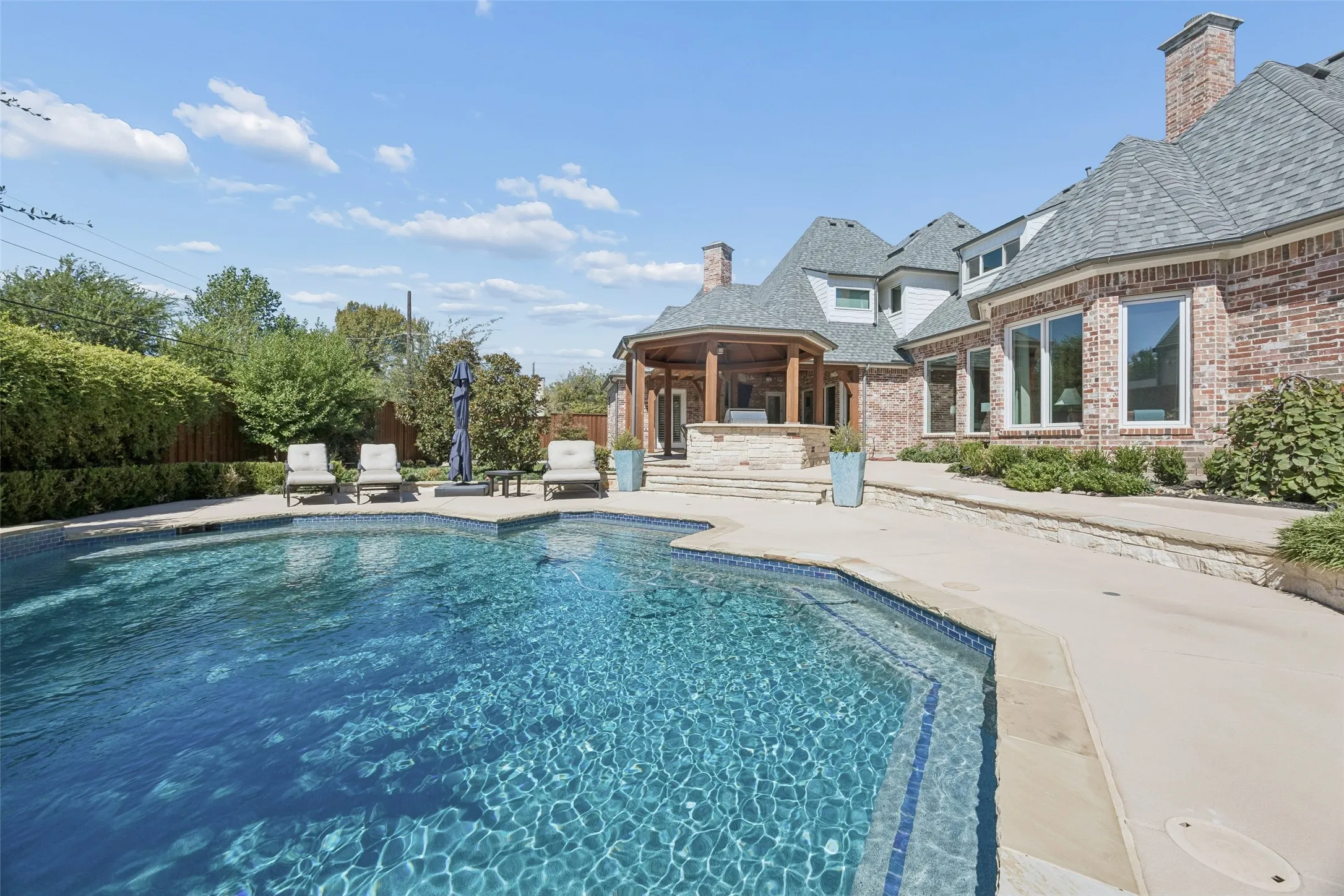 Single Family Residence For Sale in Dallas County , 6130 Lavendale Avenue, Dallas, Texas 75230, 5 Bedroom, 6 Bathroom, 3 Garage spaces, 5,872 Sqft, built in 2006, mls#21380258, Real Estate Agent in Dallas, Homes For Sale in Dallas county, Homes For Sale in Dallas, Realtor in Dallas Texas, Real Estate Brokerage Independent Realty Texas, Luminita Cordes Realtor