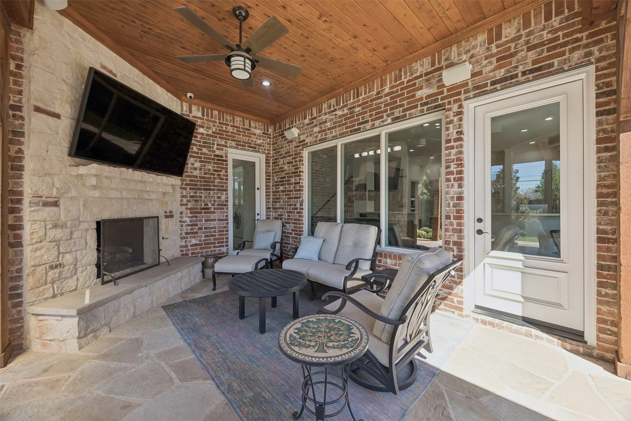 Single Family Residence For Sale in Dallas County , 6130 Lavendale Avenue, Dallas, Texas 75230, 5 Bedroom, 6 Bathroom, 3 Garage spaces, 5,872 Sqft, built in 2006, mls#21380258, Real Estate Agent in Dallas, Homes For Sale in Dallas county, Homes For Sale in Dallas, Realtor in Dallas Texas, Real Estate Brokerage Independent Realty Texas, Luminita Cordes Realtor