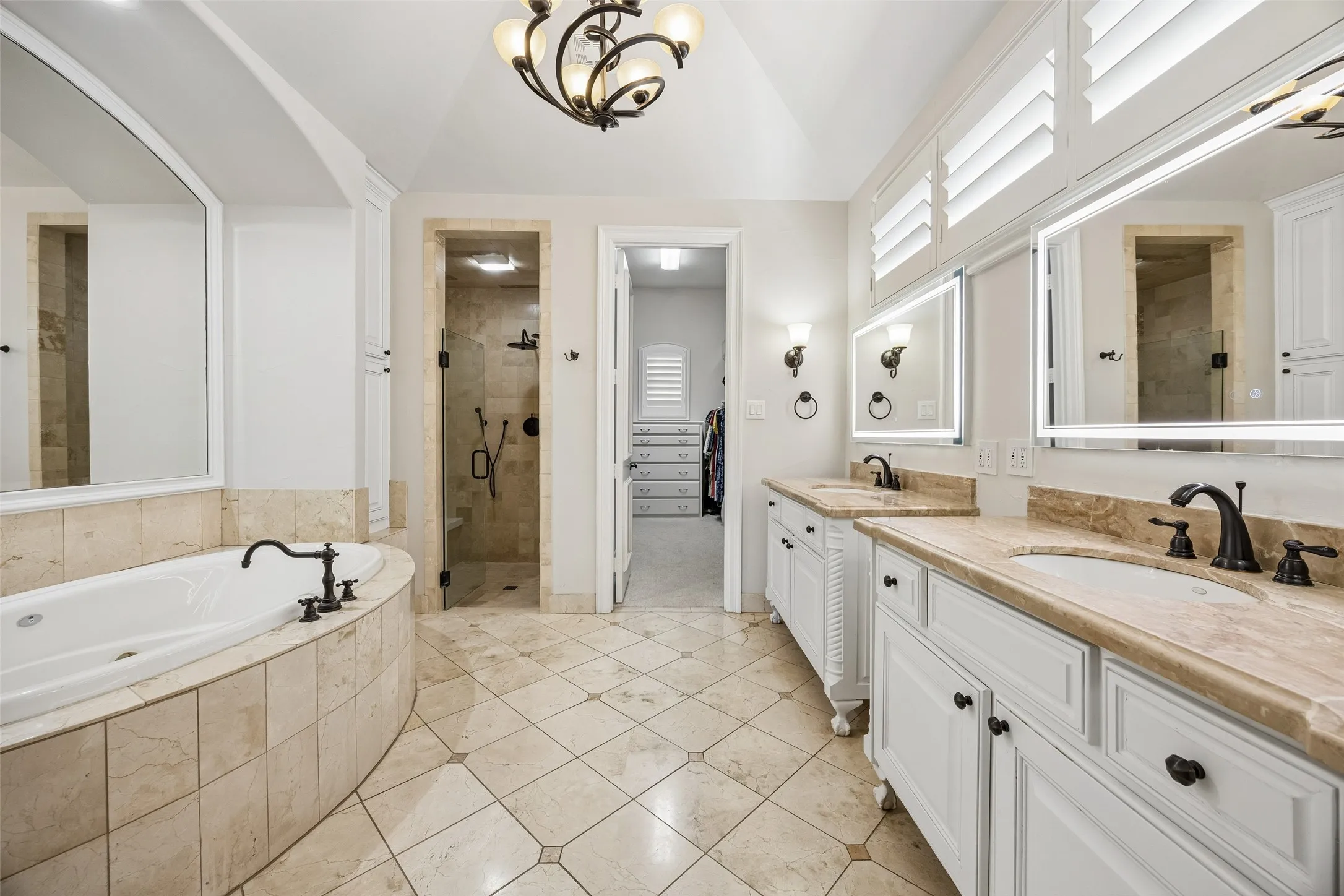 Single Family Residence For Sale in Dallas County , 6130 Lavendale Avenue, Dallas, Texas 75230, 5 Bedroom, 6 Bathroom, 3 Garage spaces, 5,872 Sqft, built in 2006, mls#21380258, Real Estate Agent in Dallas, Homes For Sale in Dallas county, Homes For Sale in Dallas, Realtor in Dallas Texas, Real Estate Brokerage Independent Realty Texas, Luminita Cordes Realtor