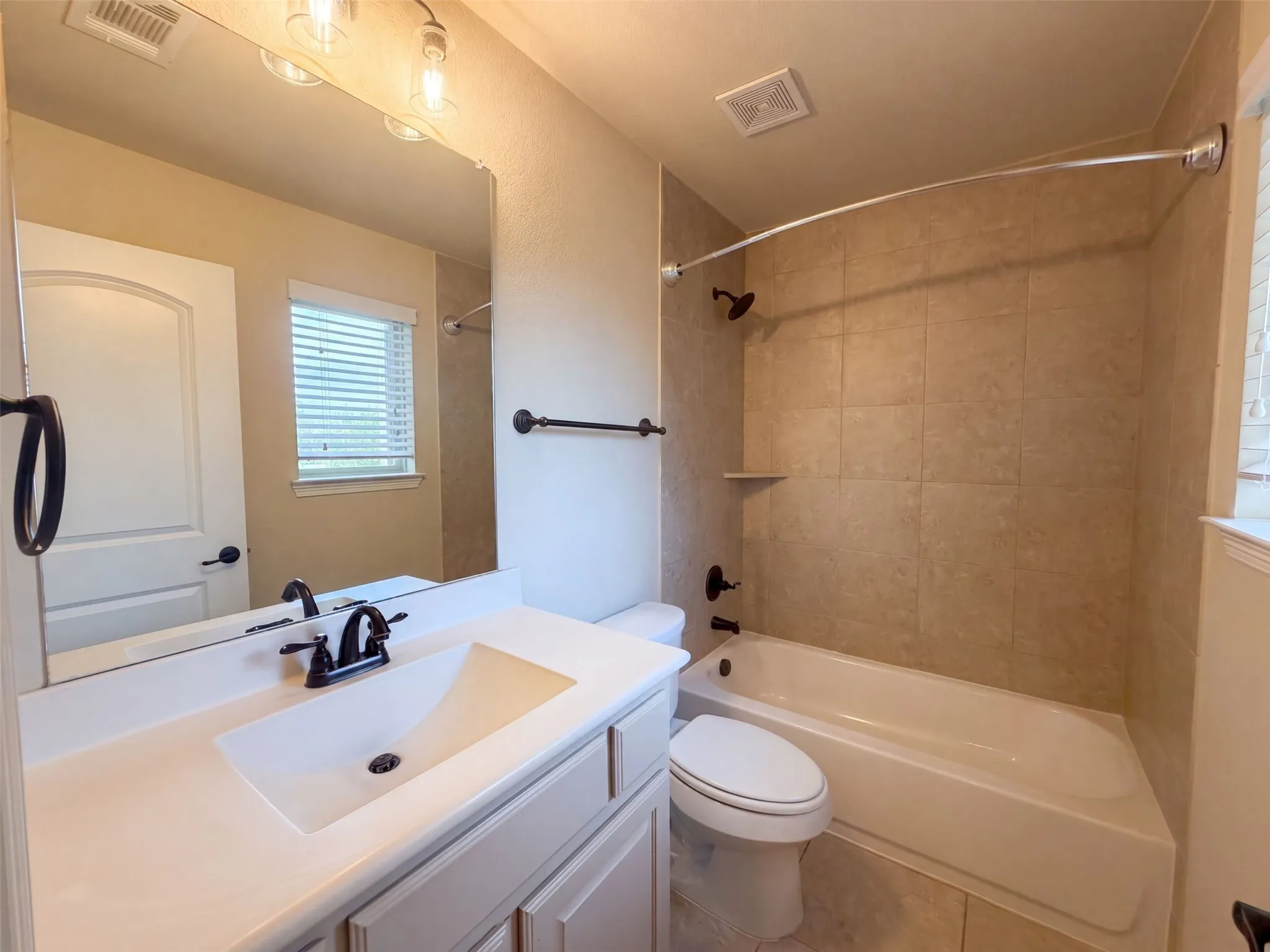 Single Family Residence For Sale in Denton County , 851 Yellowcress Drive, Prosper, Texas 75078, 4 Bedroom, 3 Bathroom, 2 Garage spaces, 2,966 Sqft, built in 2015, mls#21375526, Real Estate Agent in Prosper, Homes For Sale in Denton county, Homes For Sale in Prosper, Realtor in Prosper Texas, Real Estate Brokerage Independent Realty Texas, Luminita Cordes Realtor