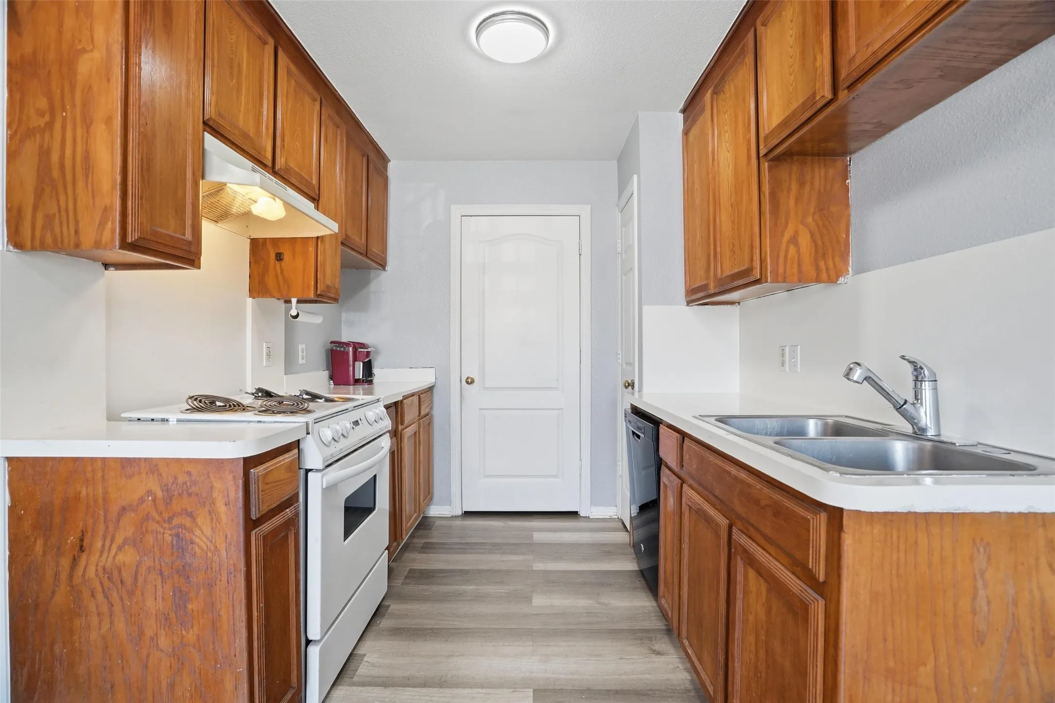 Apartment For Rent in Tarrant County , 609 Race Street A, Crowley, Texas 76036, 3 Bedroom, 1 Bathroom, Garage spaces, 1,108 Sqft, built in 1998, mls#21380719, Real Estate Agent in Crowley, Homes For Rent in Tarrant county, Homes For Rent in Crowley, Realtor in Crowley Texas, Real Estate Brokerage Independent Realty Texas, Luminita Cordes Realtor