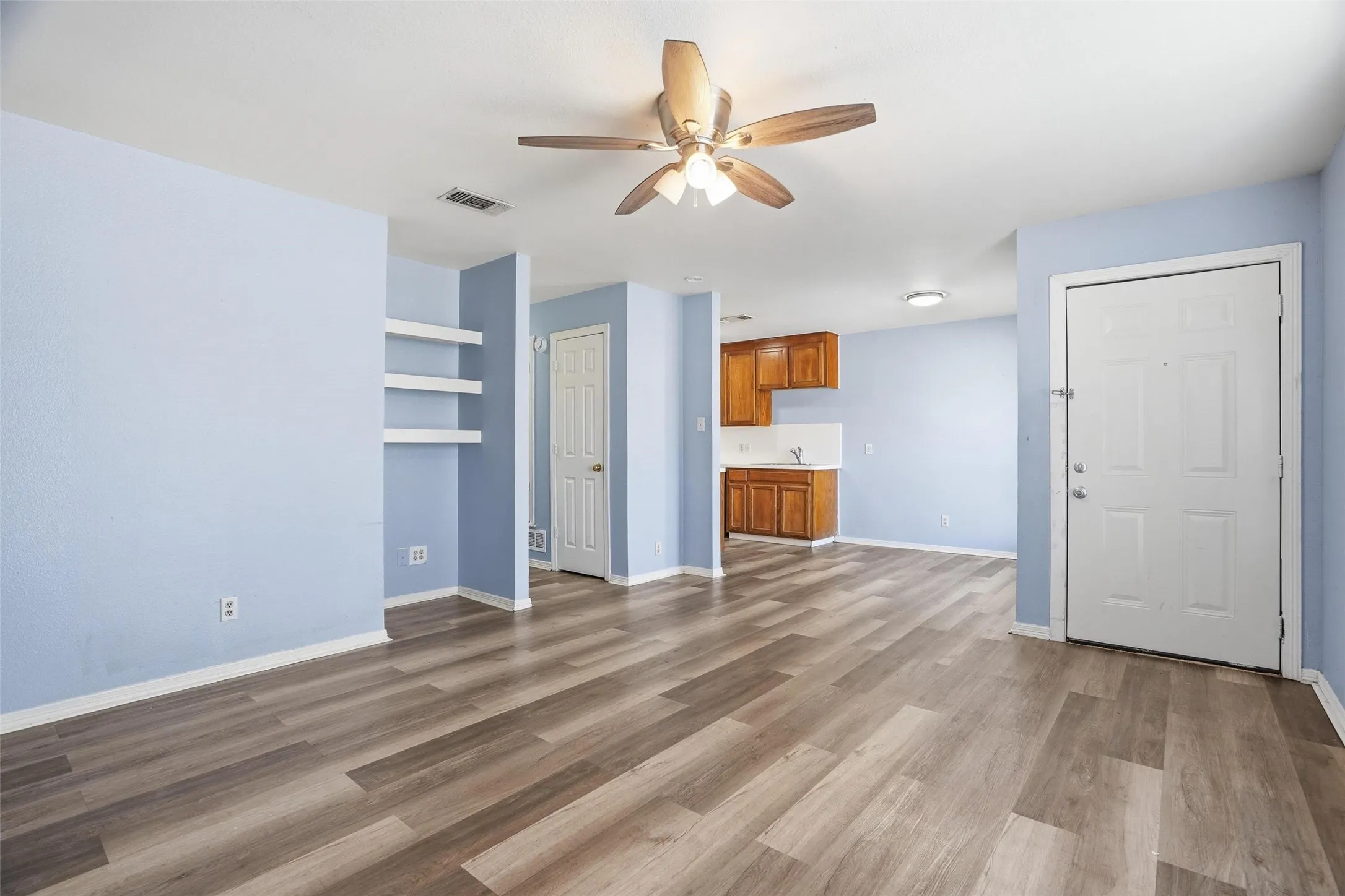Apartment For Rent in Tarrant County , 609 Race Street A, Crowley, Texas 76036, 3 Bedroom, 1 Bathroom, Garage spaces, 1,108 Sqft, built in 1998, mls#21380719, Real Estate Agent in Crowley, Homes For Rent in Tarrant county, Homes For Rent in Crowley, Realtor in Crowley Texas, Real Estate Brokerage Independent Realty Texas, Luminita Cordes Realtor
