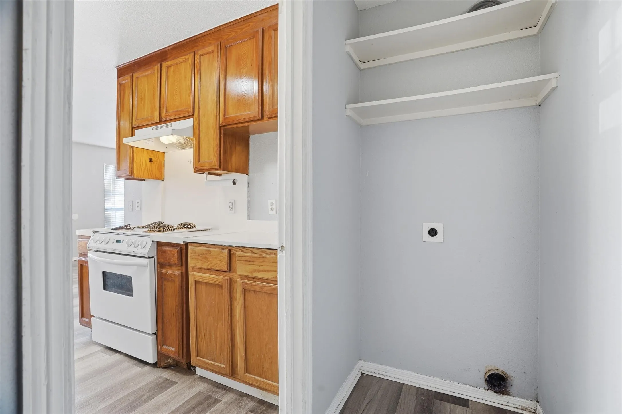 Apartment For Rent in Tarrant County , 609 Race Street A, Crowley, Texas 76036, 3 Bedroom, 1 Bathroom, Garage spaces, 1,108 Sqft, built in 1998, mls#21380719, Real Estate Agent in Crowley, Homes For Rent in Tarrant county, Homes For Rent in Crowley, Realtor in Crowley Texas, Real Estate Brokerage Independent Realty Texas, Luminita Cordes Realtor