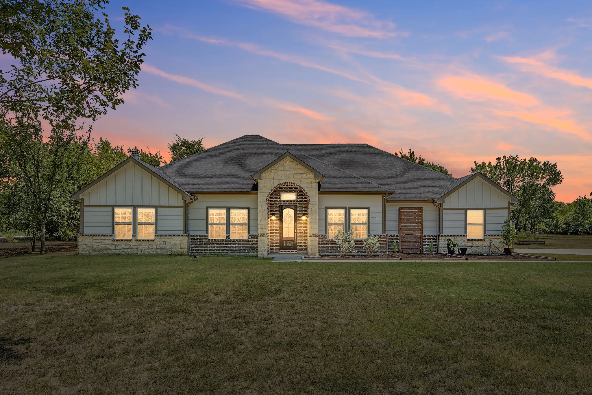 Single Family Residence For Sale in Hunt County , 7565 Caddo Creek Road, Quinlan, Texas 75474, 4 Bedroom, 3 Bathroom, 2 Garage spaces, 2,502 Sqft, built in 2023, mls#21378460, Real Estate Agent in Quinlan, Homes For Sale in Hunt county, Homes For Sale in Quinlan, Realtor in Quinlan Texas, Real Estate Brokerage Independent Realty Texas, Luminita Cordes Realtor