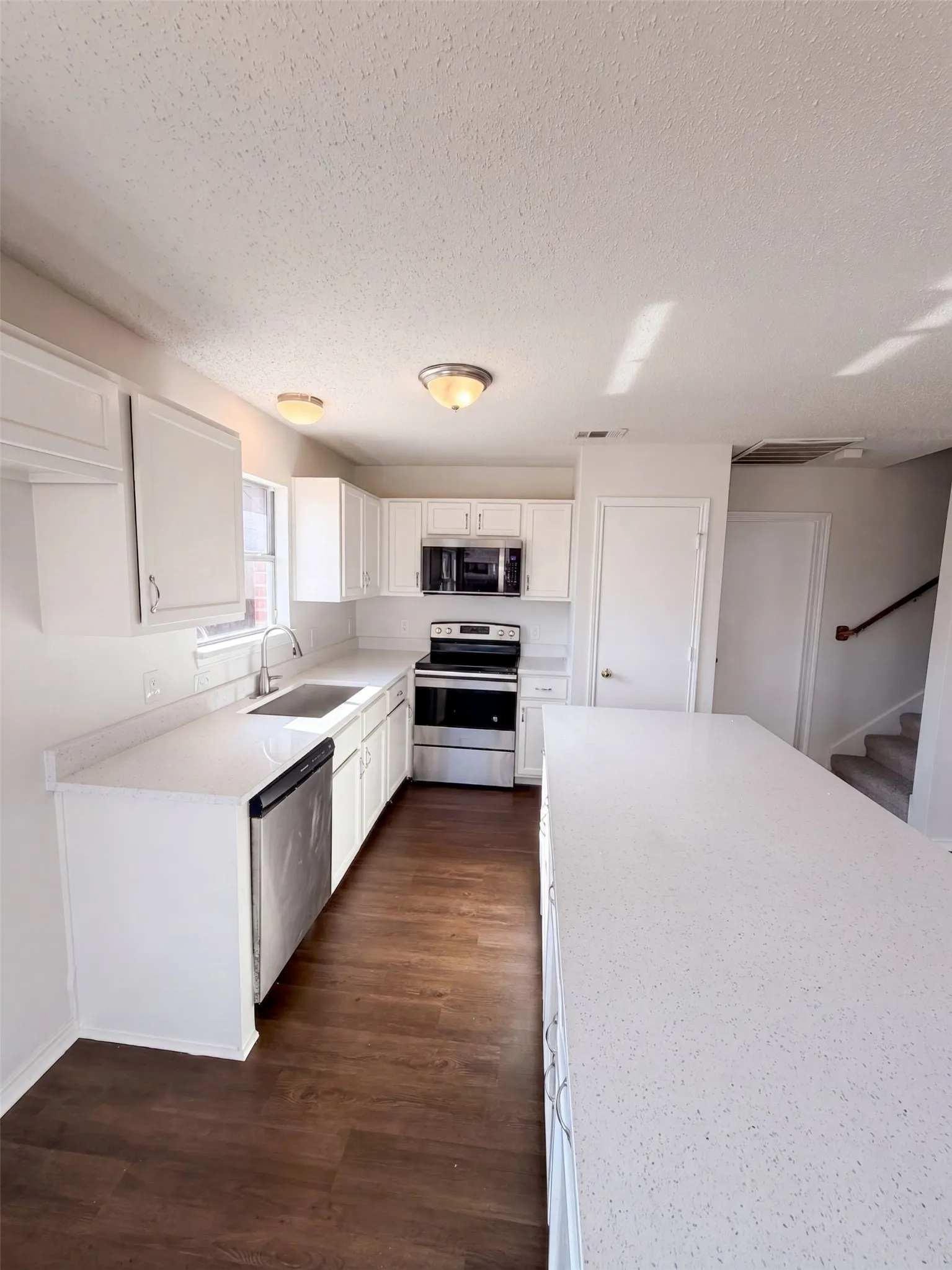 Single Family Residence For Sale in Denton County , 441 Longshore Drive, Little Elm, Texas 75068, 4 Bedroom, 3 Bathroom, 2 Garage spaces, 2,335 Sqft, built in 2003, mls#21374417, Real Estate Agent in Little Elm, Homes For Sale in Denton county, Homes For Sale in Little Elm, Realtor in Little Elm Texas, Real Estate Brokerage Independent Realty Texas, Luminita Cordes Realtor
