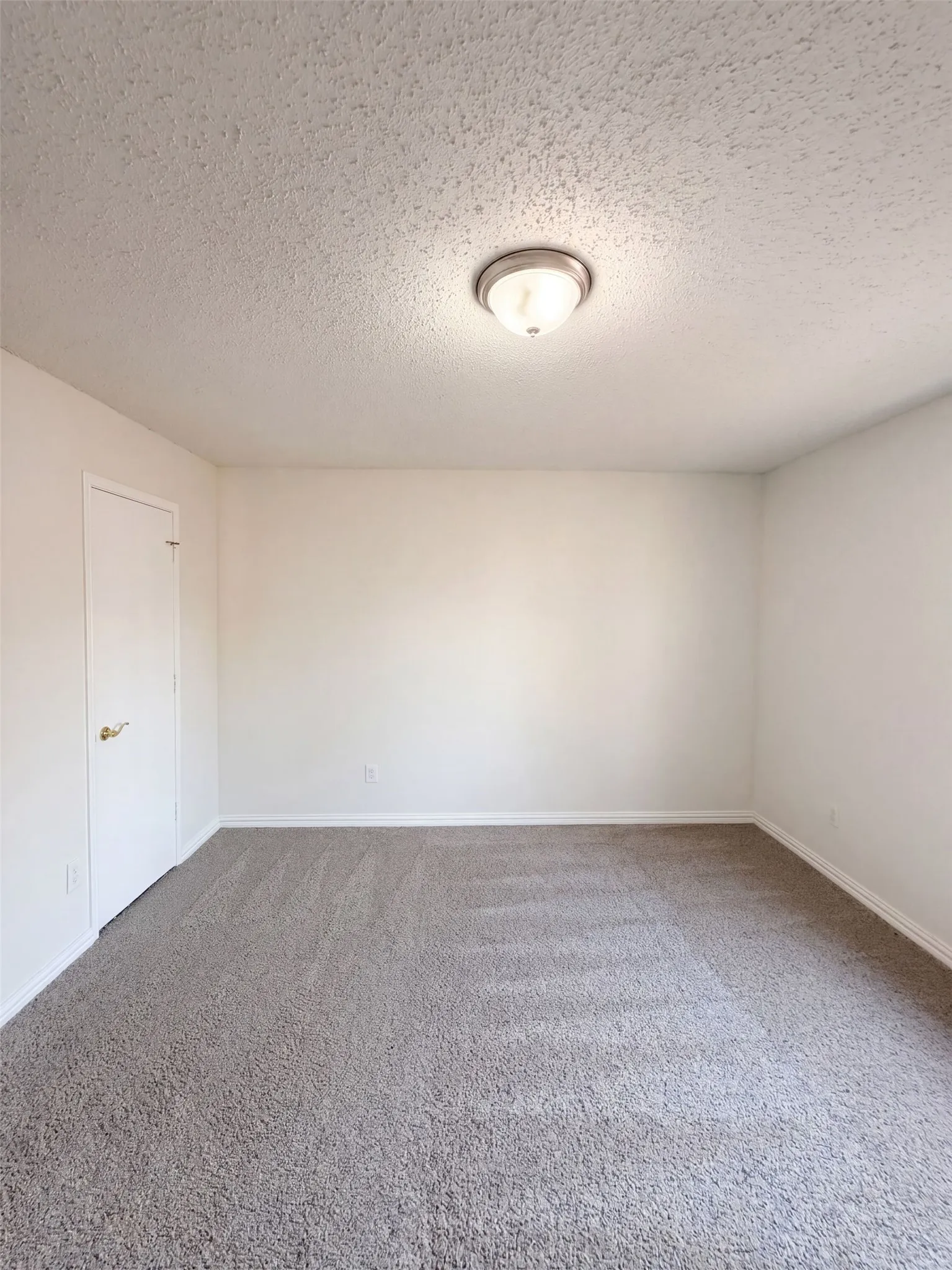 Single Family Residence For Sale in Denton County , 441 Longshore Drive, Little Elm, Texas 75068, 4 Bedroom, 3 Bathroom, 2 Garage spaces, 2,335 Sqft, built in 2003, mls#21374417, Real Estate Agent in Little Elm, Homes For Sale in Denton county, Homes For Sale in Little Elm, Realtor in Little Elm Texas, Real Estate Brokerage Independent Realty Texas, Luminita Cordes Realtor