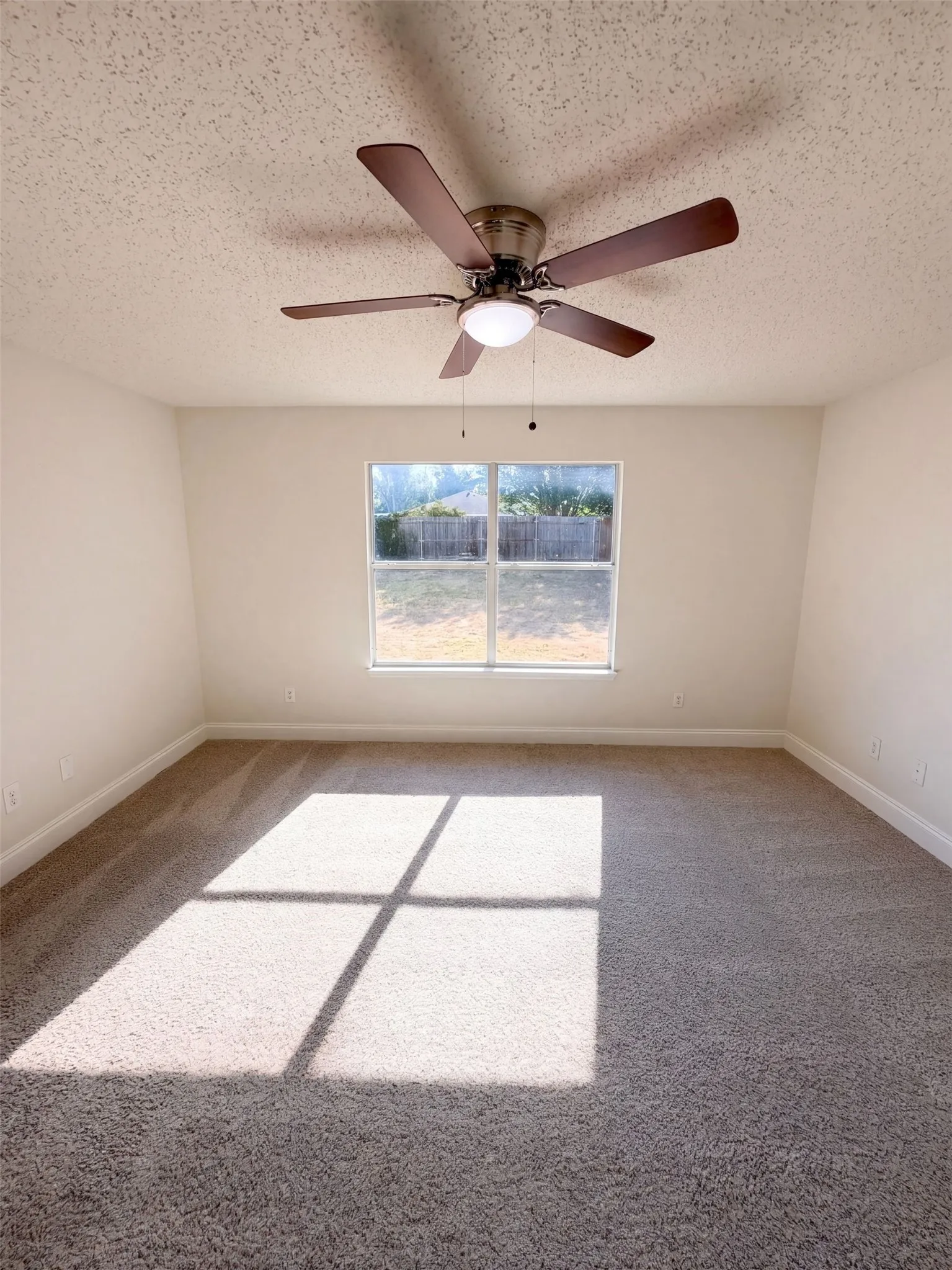 Single Family Residence For Sale in Denton County , 441 Longshore Drive, Little Elm, Texas 75068, 4 Bedroom, 3 Bathroom, 2 Garage spaces, 2,335 Sqft, built in 2003, mls#21374417, Real Estate Agent in Little Elm, Homes For Sale in Denton county, Homes For Sale in Little Elm, Realtor in Little Elm Texas, Real Estate Brokerage Independent Realty Texas, Luminita Cordes Realtor