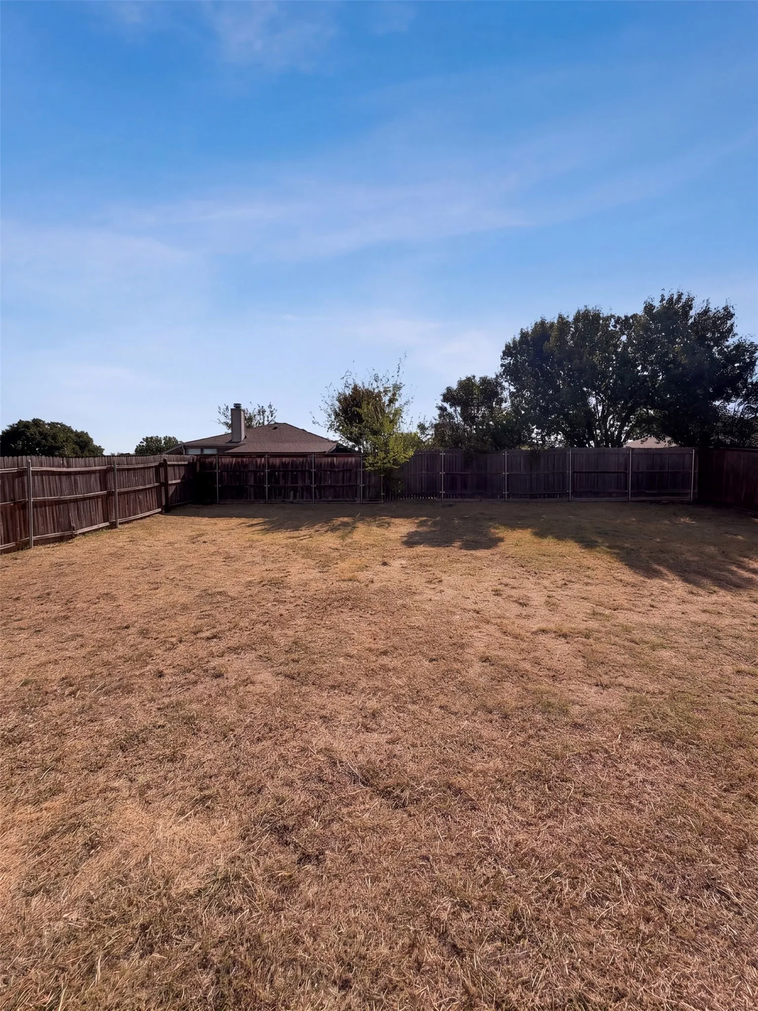 Single Family Residence For Sale in Denton County , 441 Longshore Drive, Little Elm, Texas 75068, 4 Bedroom, 3 Bathroom, 2 Garage spaces, 2,335 Sqft, built in 2003, mls#21374417, Real Estate Agent in Little Elm, Homes For Sale in Denton county, Homes For Sale in Little Elm, Realtor in Little Elm Texas, Real Estate Brokerage Independent Realty Texas, Luminita Cordes Realtor