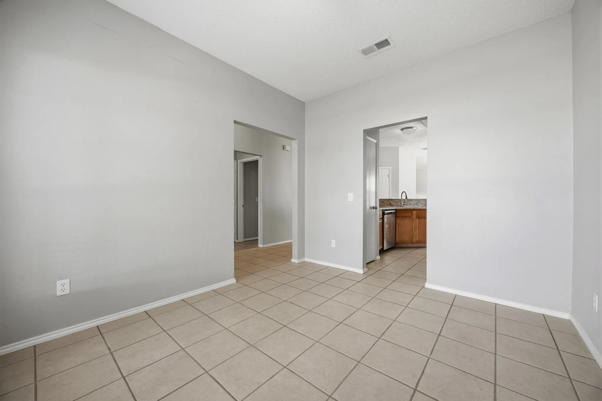 Single Family Residence For Sale in Collin County , 1409 E Brown Street, Wylie, Texas 75098, 3 Bedroom, 2 Bathroom, 2 Garage spaces, 1,389 Sqft, built in 1998, mls#21379779, Real Estate Agent in Wylie, Homes For Sale in Collin county, Homes For Sale in Wylie, Realtor in Wylie Texas, Real Estate Brokerage Independent Realty Texas, Luminita Cordes Realtor