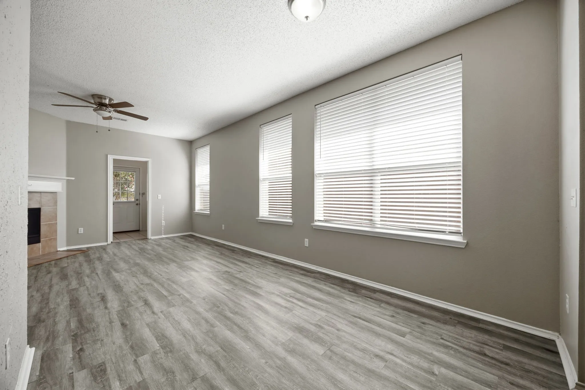 Single Family Residence For Sale in Collin County , 1409 E Brown Street, Wylie, Texas 75098, 3 Bedroom, 2 Bathroom, 2 Garage spaces, 1,389 Sqft, built in 1998, mls#21379779, Real Estate Agent in Wylie, Homes For Sale in Collin county, Homes For Sale in Wylie, Realtor in Wylie Texas, Real Estate Brokerage Independent Realty Texas, Luminita Cordes Realtor