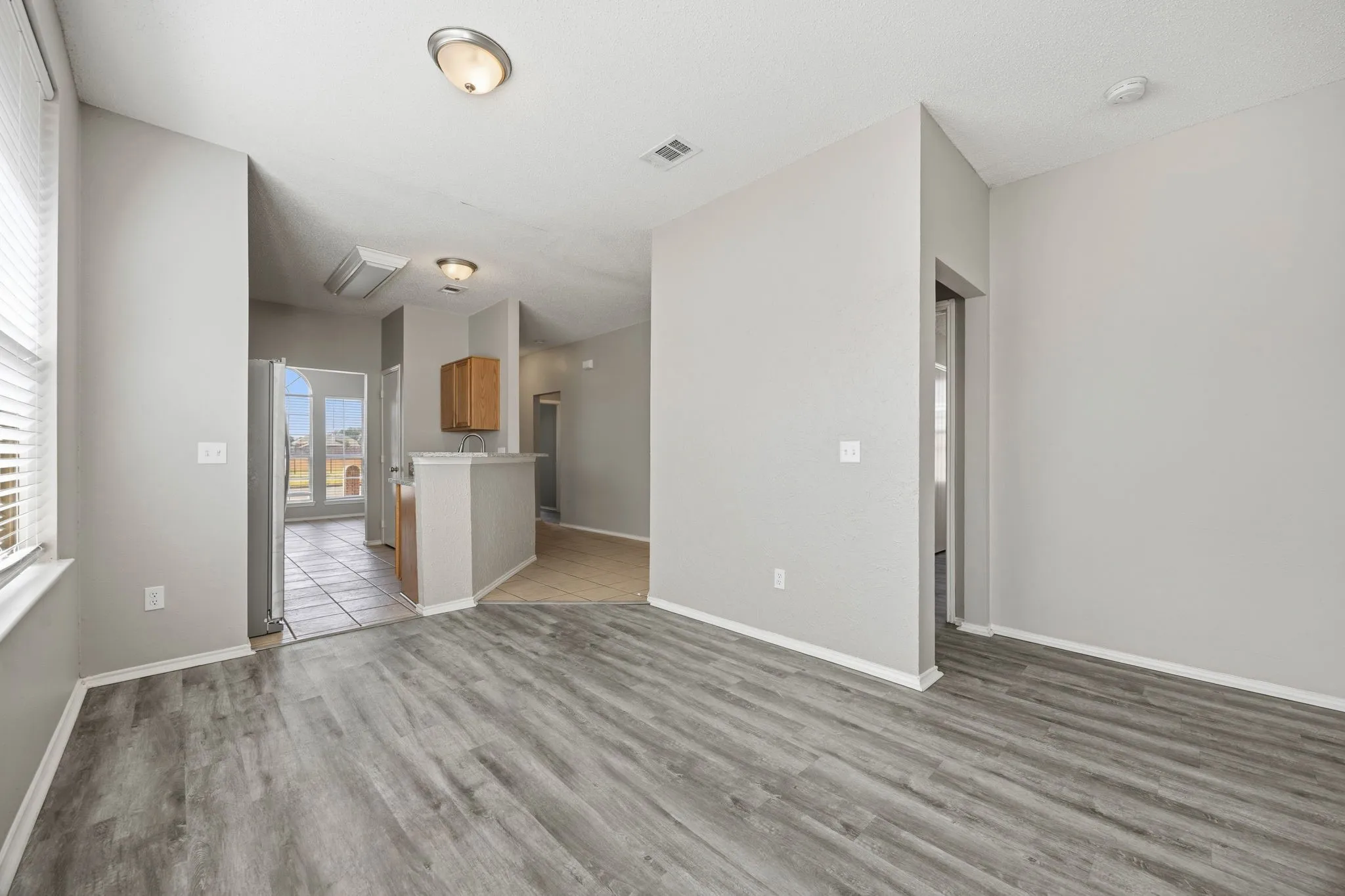 Single Family Residence For Sale in Collin County , 1409 E Brown Street, Wylie, Texas 75098, 3 Bedroom, 2 Bathroom, 2 Garage spaces, 1,389 Sqft, built in 1998, mls#21379779, Real Estate Agent in Wylie, Homes For Sale in Collin county, Homes For Sale in Wylie, Realtor in Wylie Texas, Real Estate Brokerage Independent Realty Texas, Luminita Cordes Realtor