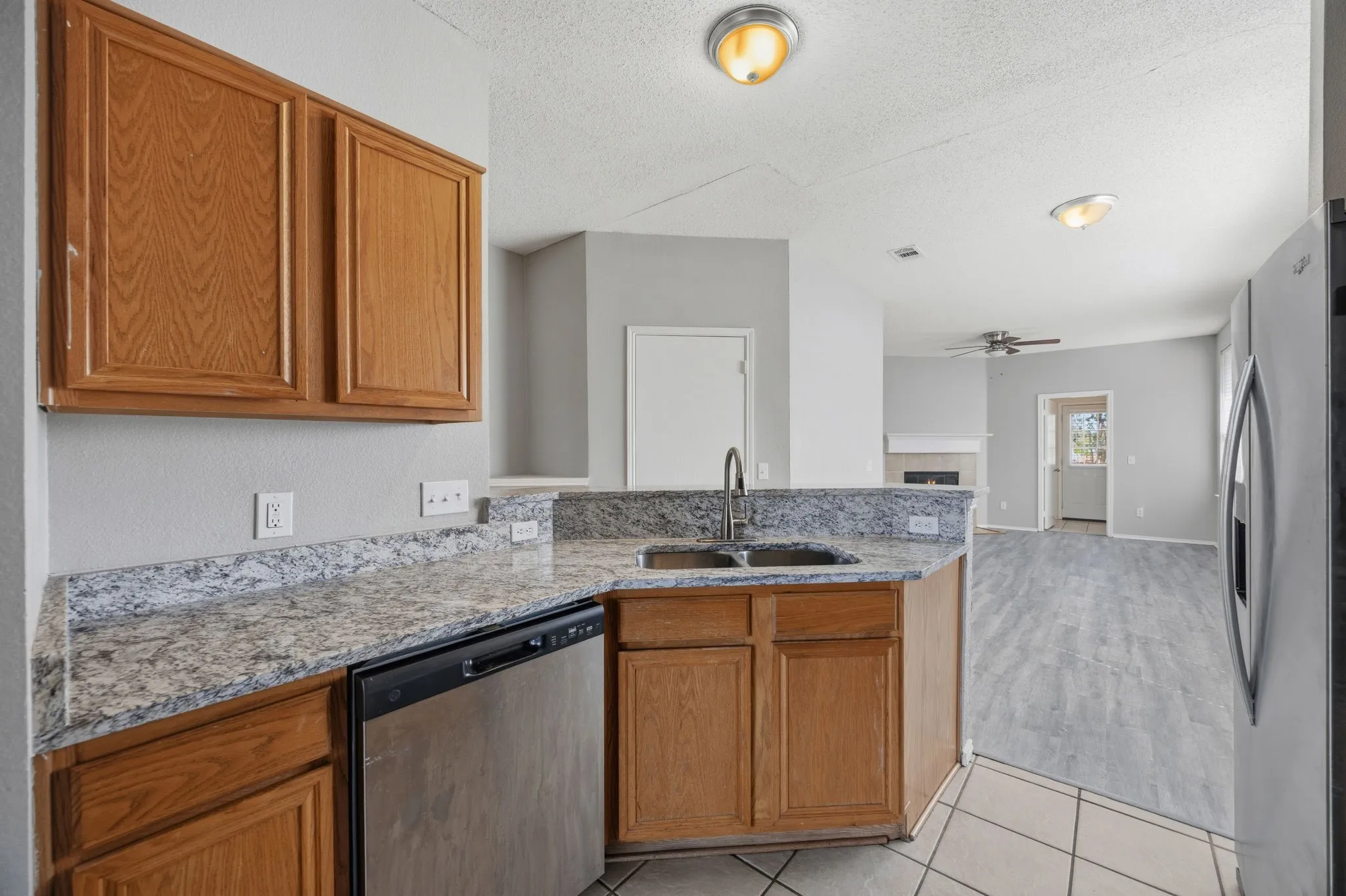 Single Family Residence For Sale in Collin County , 1409 E Brown Street, Wylie, Texas 75098, 3 Bedroom, 2 Bathroom, 2 Garage spaces, 1,389 Sqft, built in 1998, mls#21379779, Real Estate Agent in Wylie, Homes For Sale in Collin county, Homes For Sale in Wylie, Realtor in Wylie Texas, Real Estate Brokerage Independent Realty Texas, Luminita Cordes Realtor