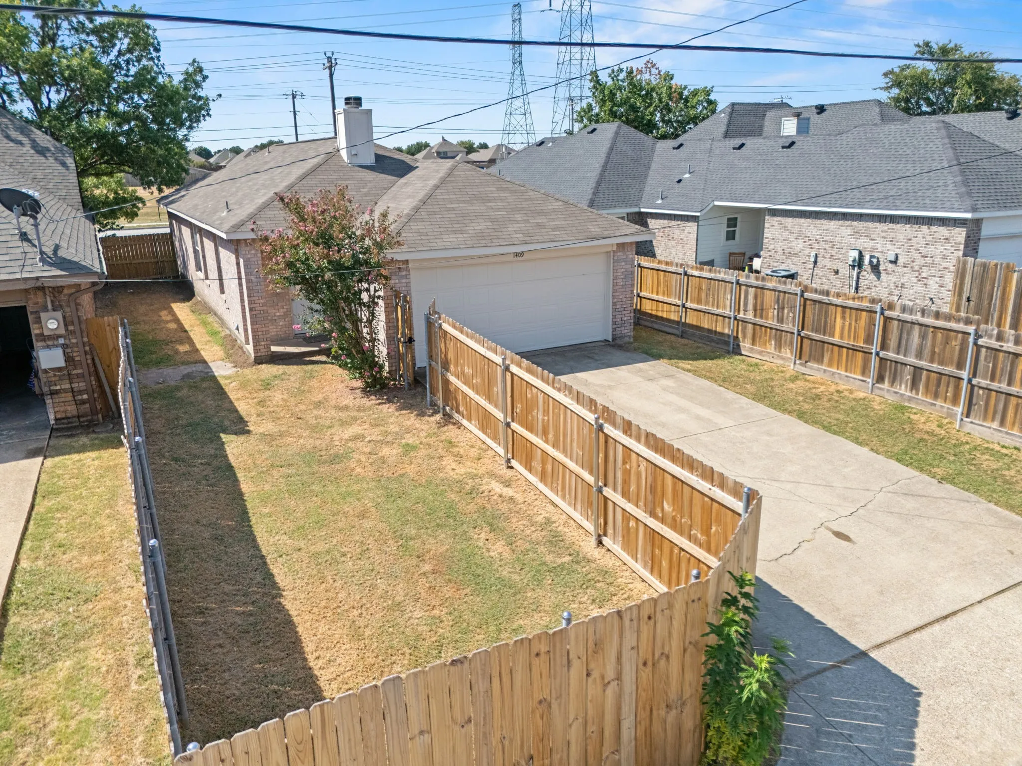 Single Family Residence For Sale in Collin County , 1409 E Brown Street, Wylie, Texas 75098, 3 Bedroom, 2 Bathroom, 2 Garage spaces, 1,389 Sqft, built in 1998, mls#21379779, Real Estate Agent in Wylie, Homes For Sale in Collin county, Homes For Sale in Wylie, Realtor in Wylie Texas, Real Estate Brokerage Independent Realty Texas, Luminita Cordes Realtor