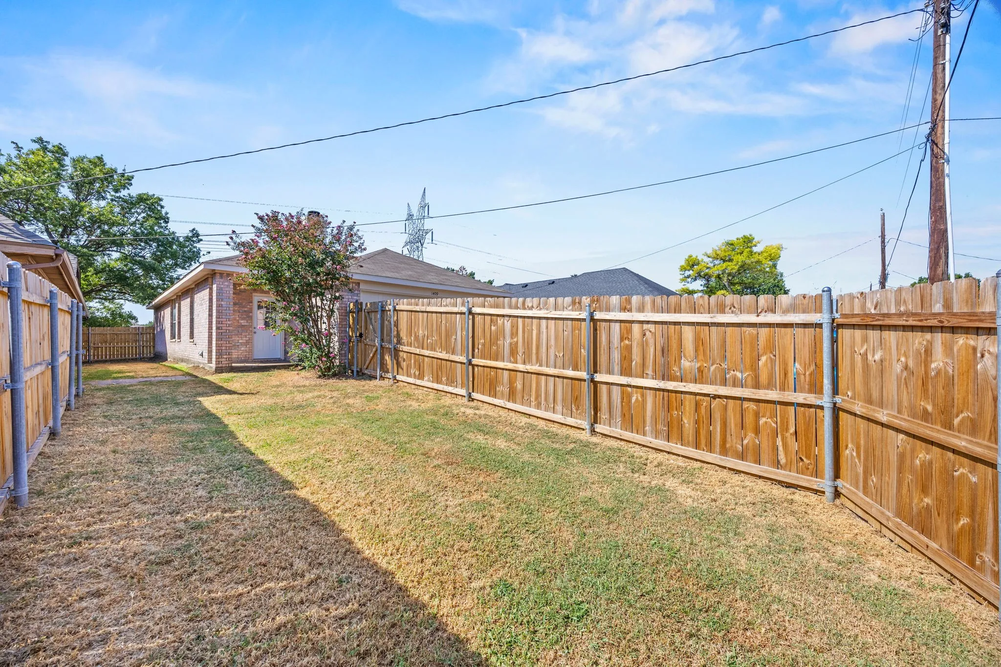 Single Family Residence For Sale in Collin County , 1409 E Brown Street, Wylie, Texas 75098, 3 Bedroom, 2 Bathroom, 2 Garage spaces, 1,389 Sqft, built in 1998, mls#21379779, Real Estate Agent in Wylie, Homes For Sale in Collin county, Homes For Sale in Wylie, Realtor in Wylie Texas, Real Estate Brokerage Independent Realty Texas, Luminita Cordes Realtor