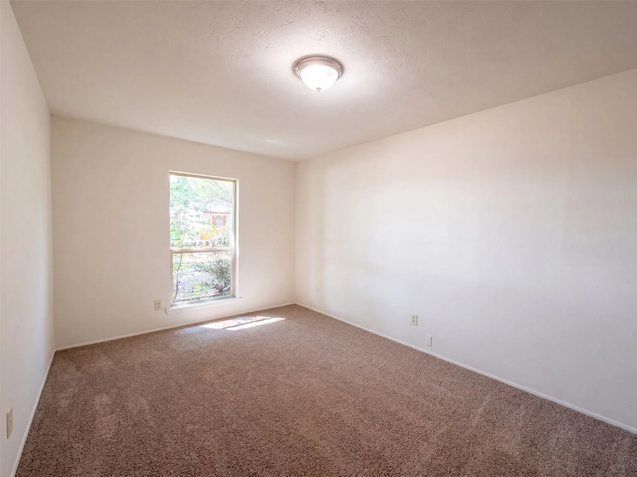 Single Family Residence For Sale in Dallas County , 2602 Emberwood Drive, Garland, Texas 75043, 3 Bedroom, 2 Bathroom, 2 Garage spaces, 1,934 Sqft, built in 1976, mls#21374334, Real Estate Agent in Garland, Homes For Sale in Dallas county, Homes For Sale in Garland, Realtor in Garland Texas, Real Estate Brokerage Independent Realty Texas, Luminita Cordes Realtor