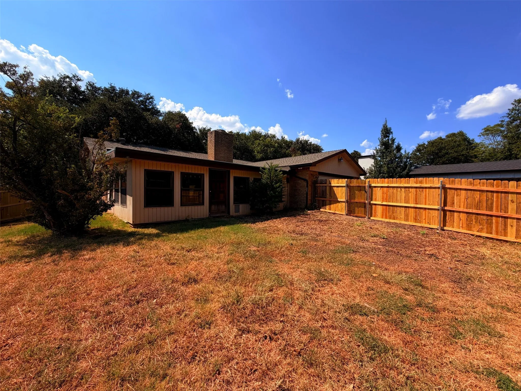 Single Family Residence For Sale in Dallas County , 2602 Emberwood Drive, Garland, Texas 75043, 3 Bedroom, 2 Bathroom, 2 Garage spaces, 1,934 Sqft, built in 1976, mls#21374334, Real Estate Agent in Garland, Homes For Sale in Dallas county, Homes For Sale in Garland, Realtor in Garland Texas, Real Estate Brokerage Independent Realty Texas, Luminita Cordes Realtor
