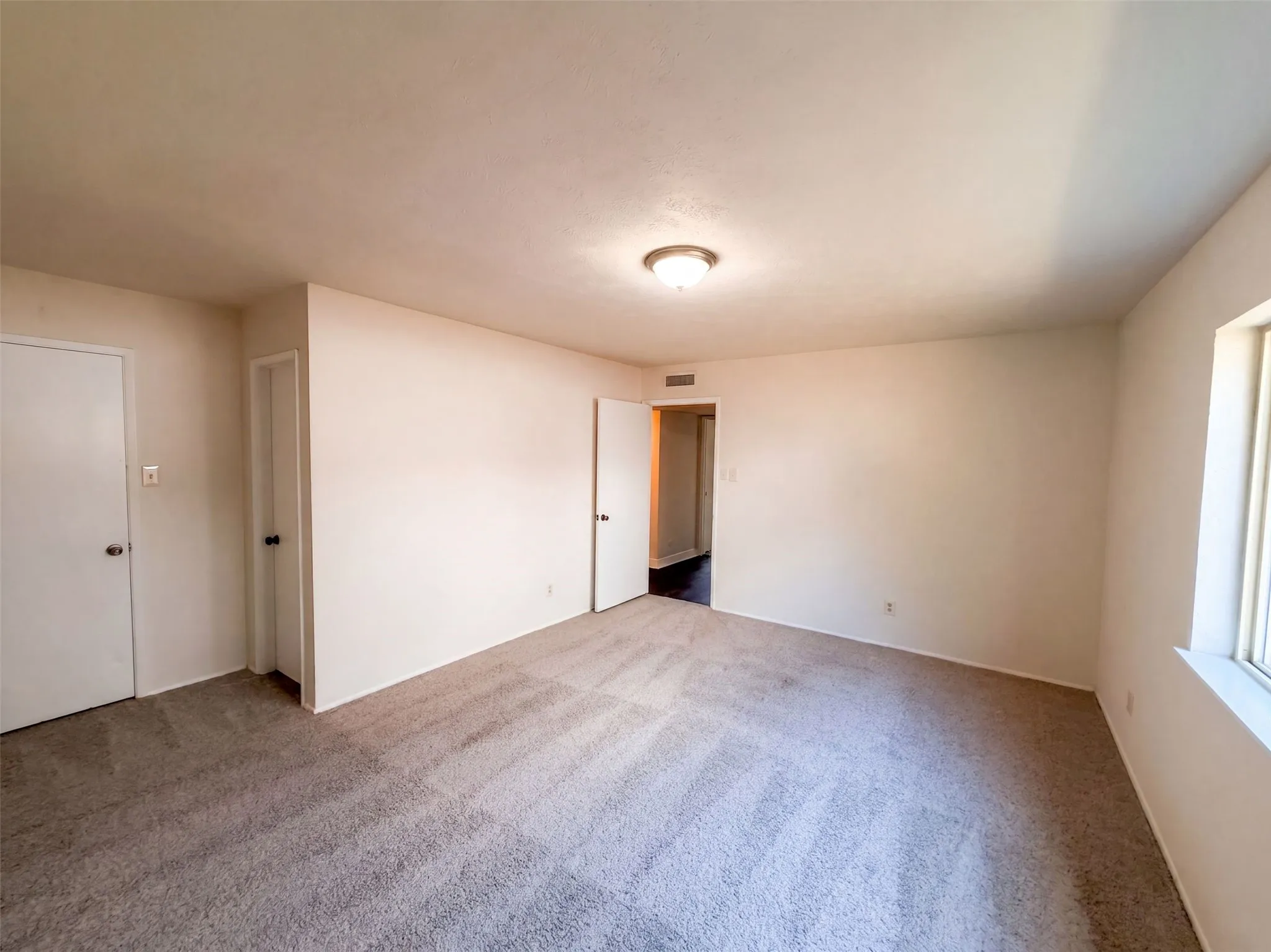 Single Family Residence For Sale in Dallas County , 2602 Emberwood Drive, Garland, Texas 75043, 3 Bedroom, 2 Bathroom, 2 Garage spaces, 1,934 Sqft, built in 1976, mls#21374334, Real Estate Agent in Garland, Homes For Sale in Dallas county, Homes For Sale in Garland, Realtor in Garland Texas, Real Estate Brokerage Independent Realty Texas, Luminita Cordes Realtor
