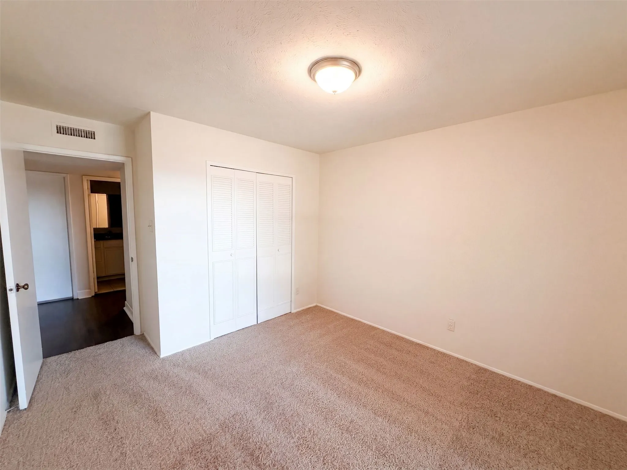 Single Family Residence For Sale in Dallas County , 2602 Emberwood Drive, Garland, Texas 75043, 3 Bedroom, 2 Bathroom, 2 Garage spaces, 1,934 Sqft, built in 1976, mls#21374334, Real Estate Agent in Garland, Homes For Sale in Dallas county, Homes For Sale in Garland, Realtor in Garland Texas, Real Estate Brokerage Independent Realty Texas, Luminita Cordes Realtor