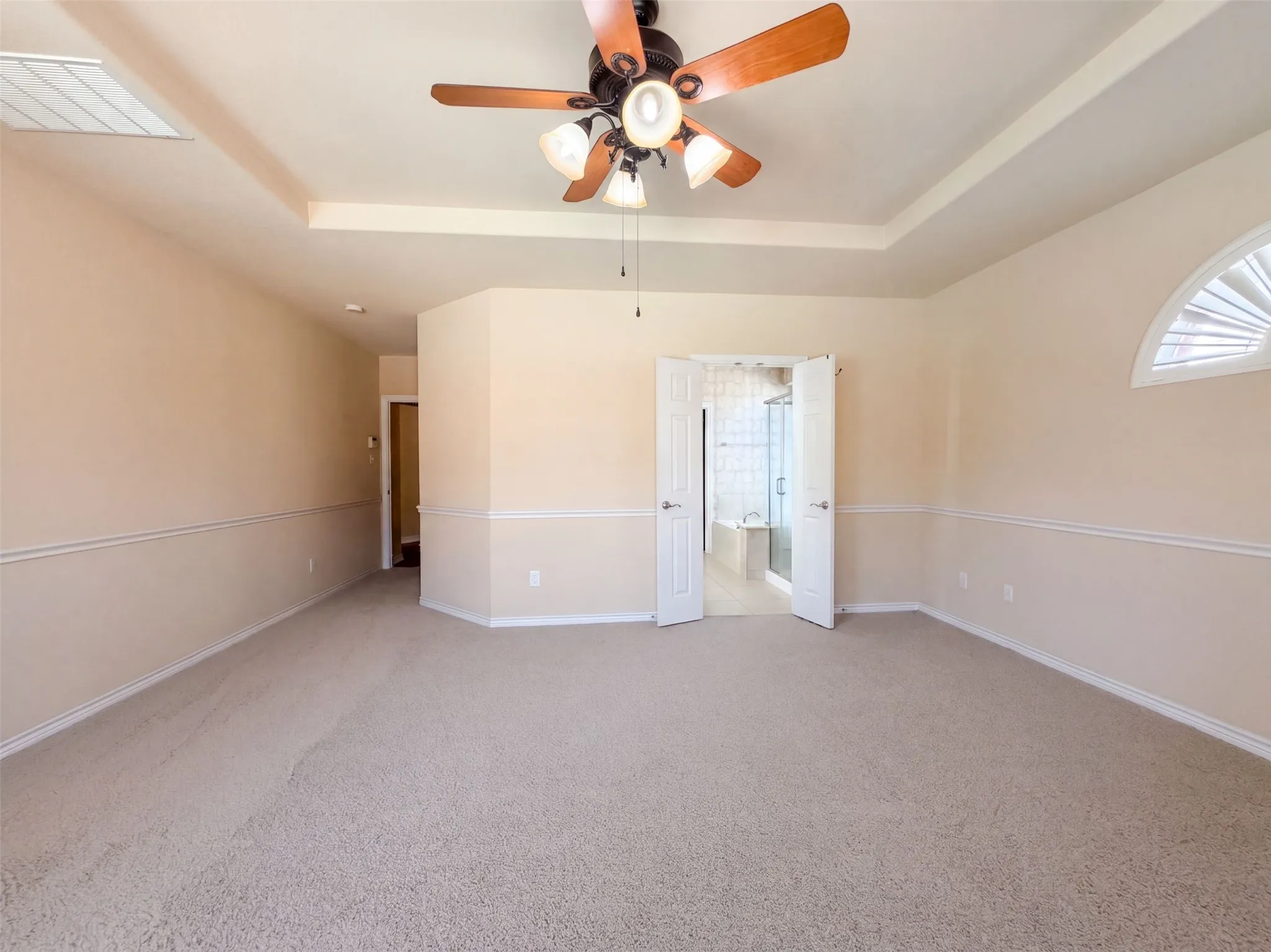 Single Family Residence For Sale in Tarrant County , 409 Lone Oak Court, Kennedale, Texas 76060, 5 Bedroom, 4 Bathroom, 3 Garage spaces, 3,635 Sqft, built in 2011, mls#21374204, Real Estate Agent in Kennedale, Homes For Sale in Tarrant county, Homes For Sale in Kennedale, Realtor in Kennedale Texas, Real Estate Brokerage Independent Realty Texas, Luminita Cordes Realtor