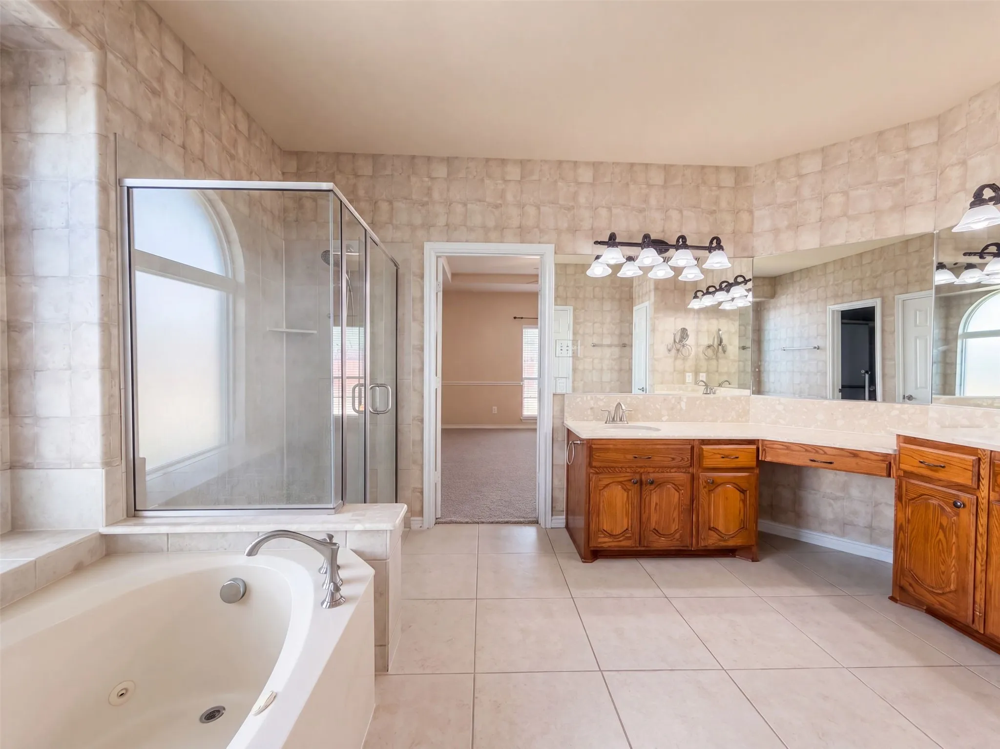 Single Family Residence For Sale in Tarrant County , 409 Lone Oak Court, Kennedale, Texas 76060, 5 Bedroom, 4 Bathroom, 3 Garage spaces, 3,635 Sqft, built in 2011, mls#21374204, Real Estate Agent in Kennedale, Homes For Sale in Tarrant county, Homes For Sale in Kennedale, Realtor in Kennedale Texas, Real Estate Brokerage Independent Realty Texas, Luminita Cordes Realtor