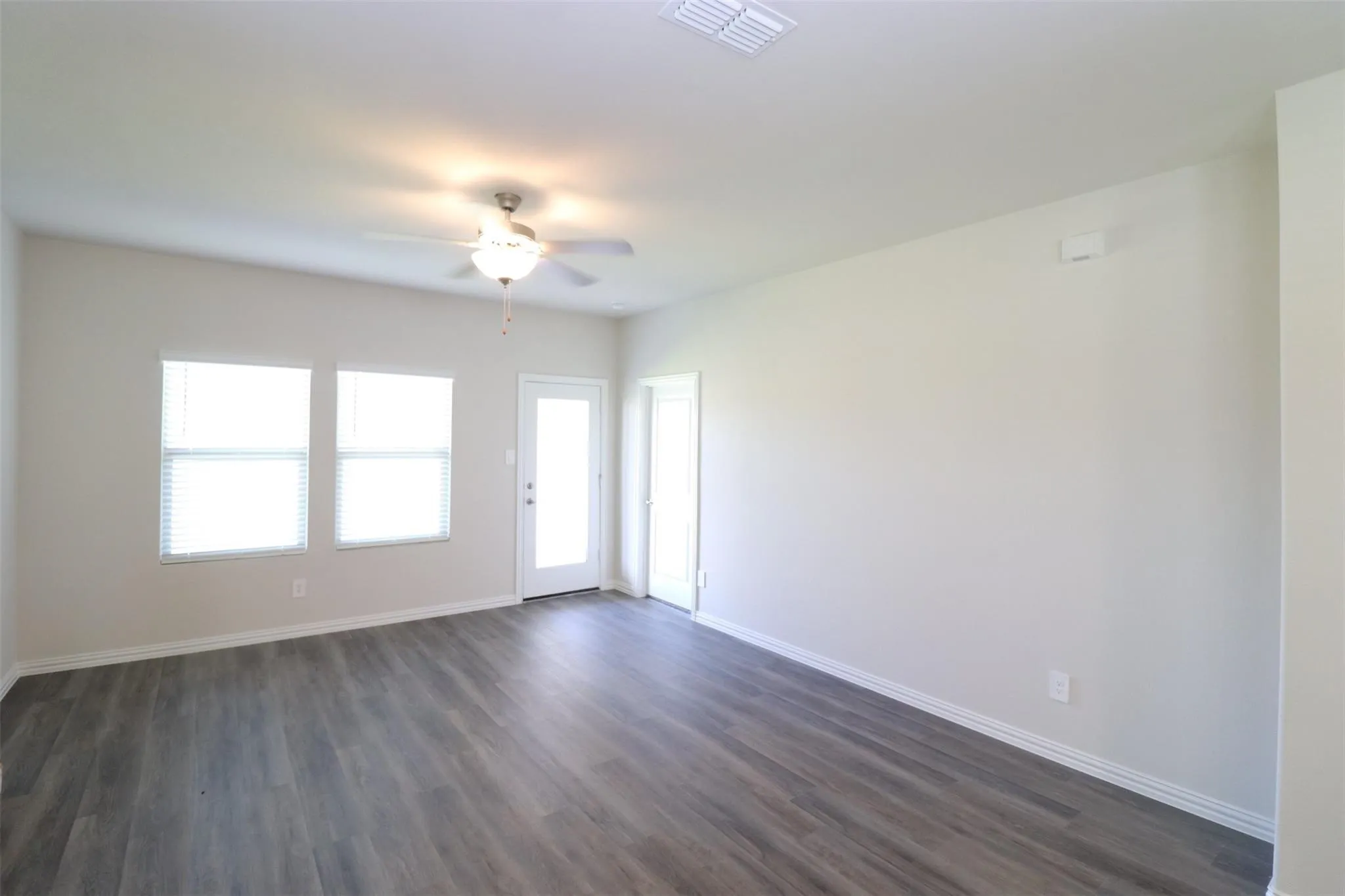 Single Family Residence For Rent in Collin County , 416 Honeyhill Drive, Princeton, Texas 75071, 3 Bedroom, 2 Bathroom, 2 Garage spaces, 1,552 Sqft, built in 2024, mls#21377369, Real Estate Agent in Princeton, Homes For Rent in Collin county, Homes For Rent in Princeton, Realtor in Princeton Texas, Real Estate Brokerage Independent Realty Texas, Luminita Cordes Realtor