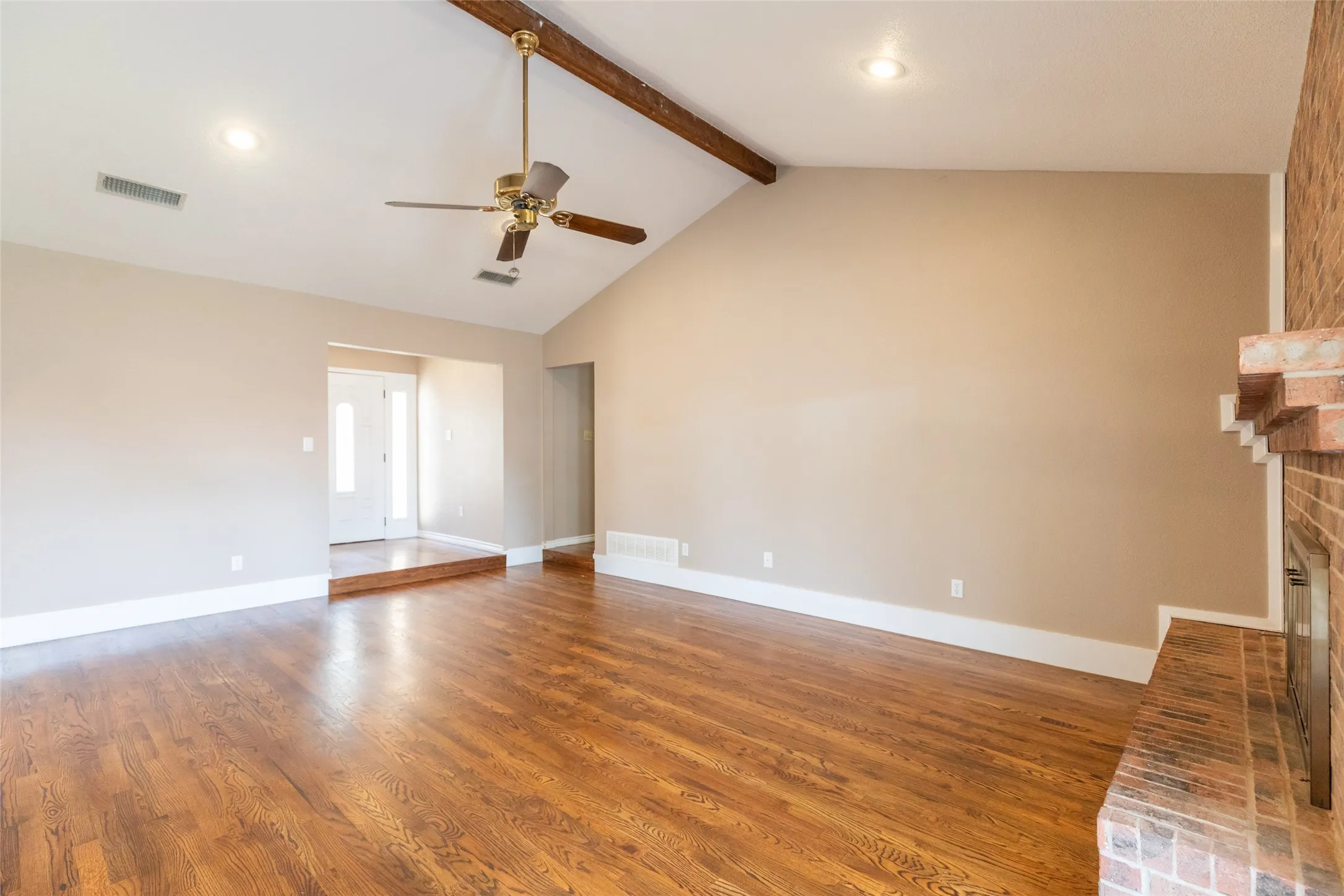 Single Family Residence For Sale in Taylor County , 3234 Wyndrock Drive, Abilene, Texas 79606, 3 Bedroom, 2 Bathroom, 2 Garage spaces, 1,727 Sqft, built in 1975, mls#21380710, Real Estate Agent in Abilene, Homes For Sale in Taylor county, Homes For Sale in Abilene, Realtor in Abilene Texas, Real Estate Brokerage Independent Realty Texas, Luminita Cordes Realtor