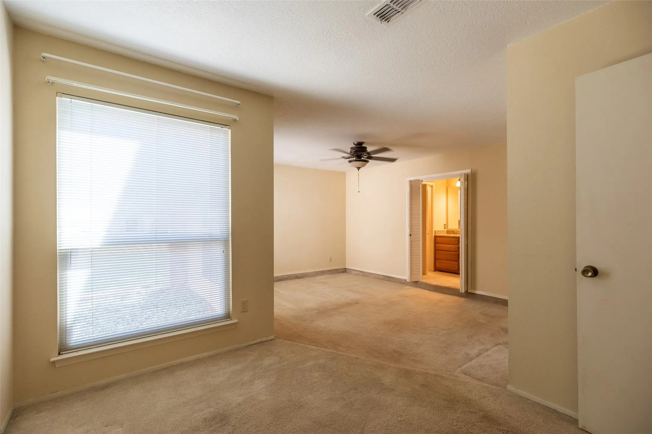 Single Family Residence For Sale in Taylor County , 3234 Wyndrock Drive, Abilene, Texas 79606, 3 Bedroom, 2 Bathroom, 2 Garage spaces, 1,727 Sqft, built in 1975, mls#21380710, Real Estate Agent in Abilene, Homes For Sale in Taylor county, Homes For Sale in Abilene, Realtor in Abilene Texas, Real Estate Brokerage Independent Realty Texas, Luminita Cordes Realtor